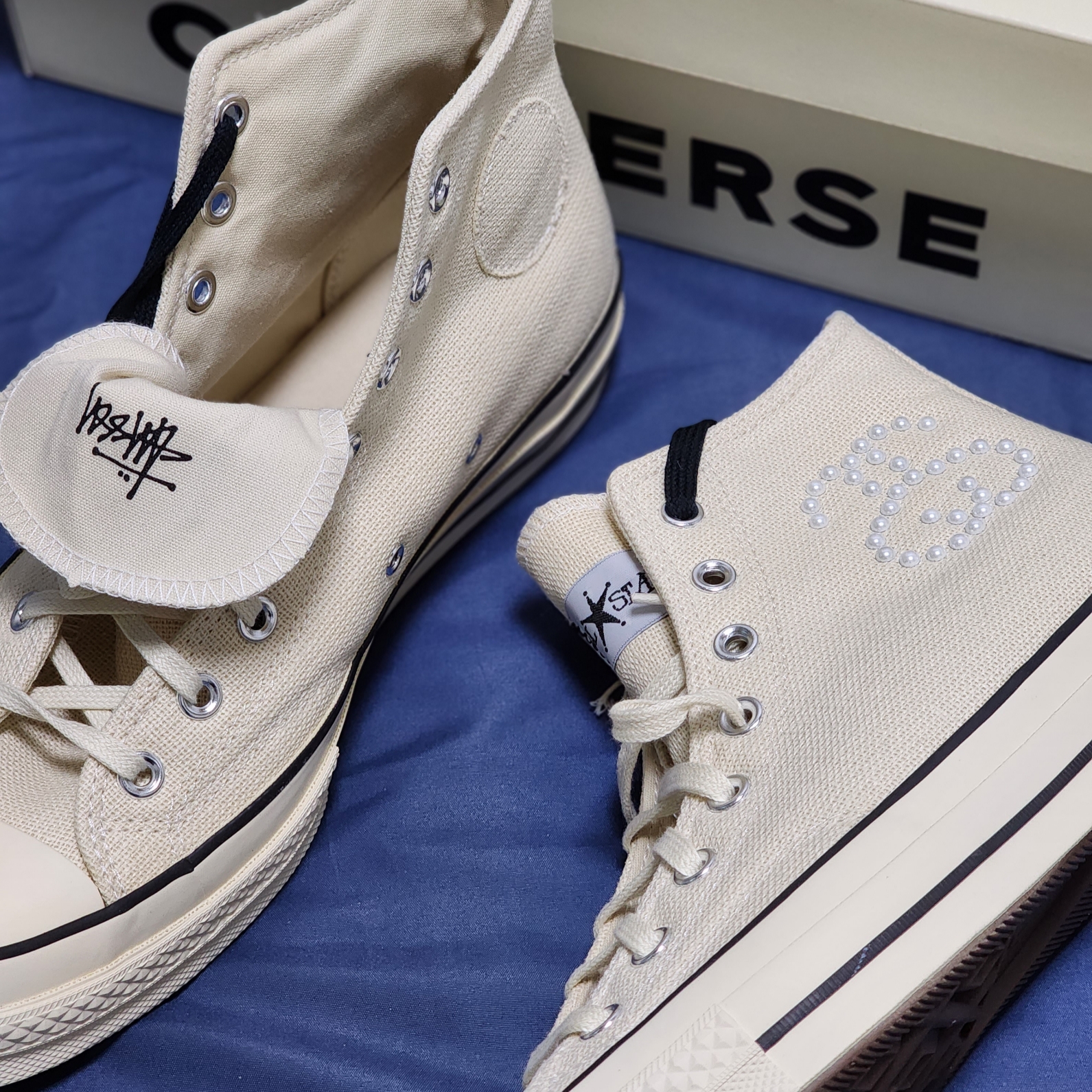Converse x Stussy Chuck 70 High Natural Ivory 착용 스타일 - 1