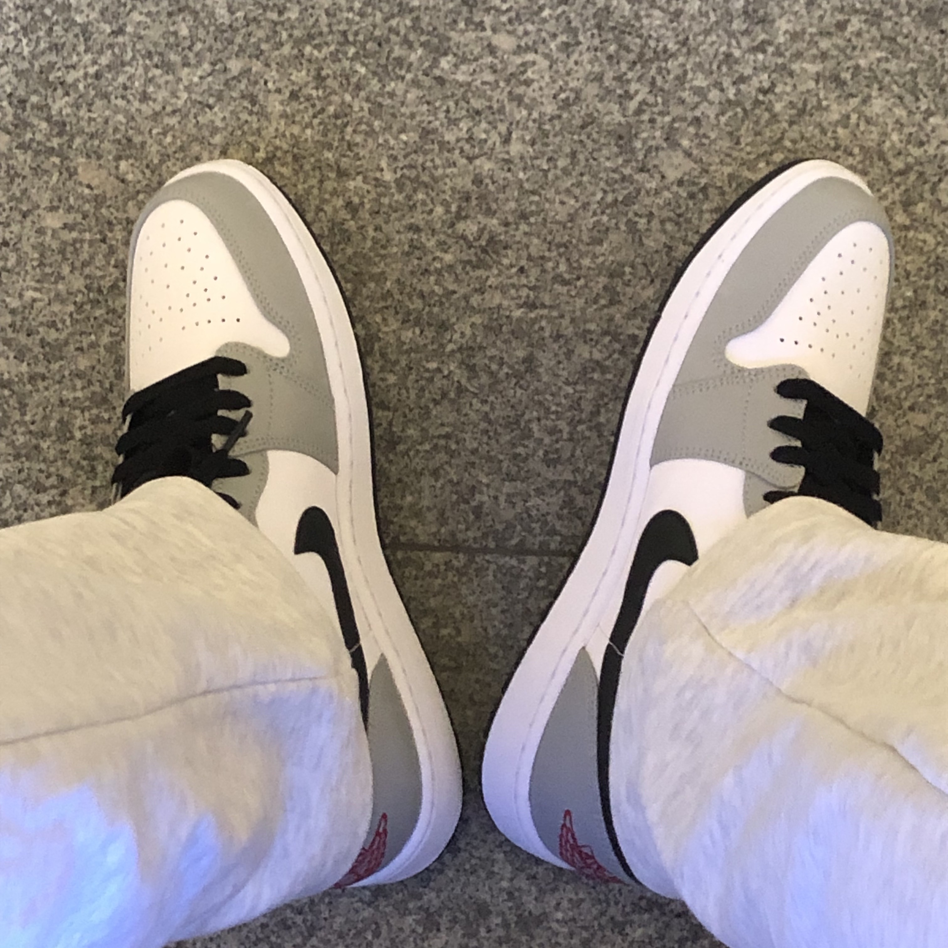 Jordan 1 Low Light Smoke Grey 착용 스타일