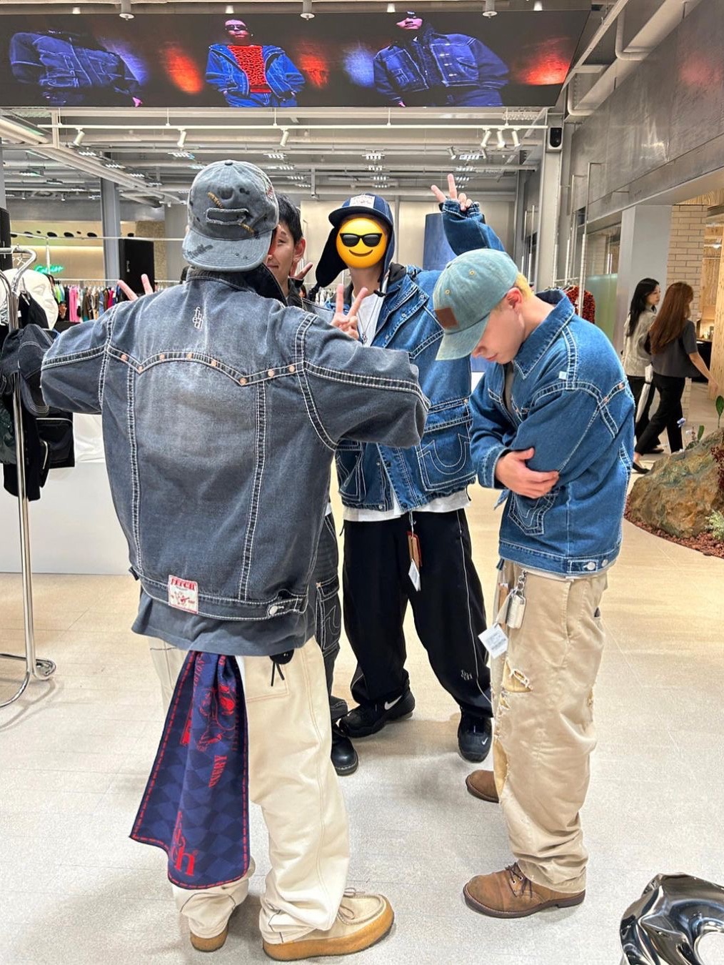 True Religion x Fetch Denim Separate Parka Indigo, True Religion x Fetch Denim Jacket Indigo 착용 스타일 - 3