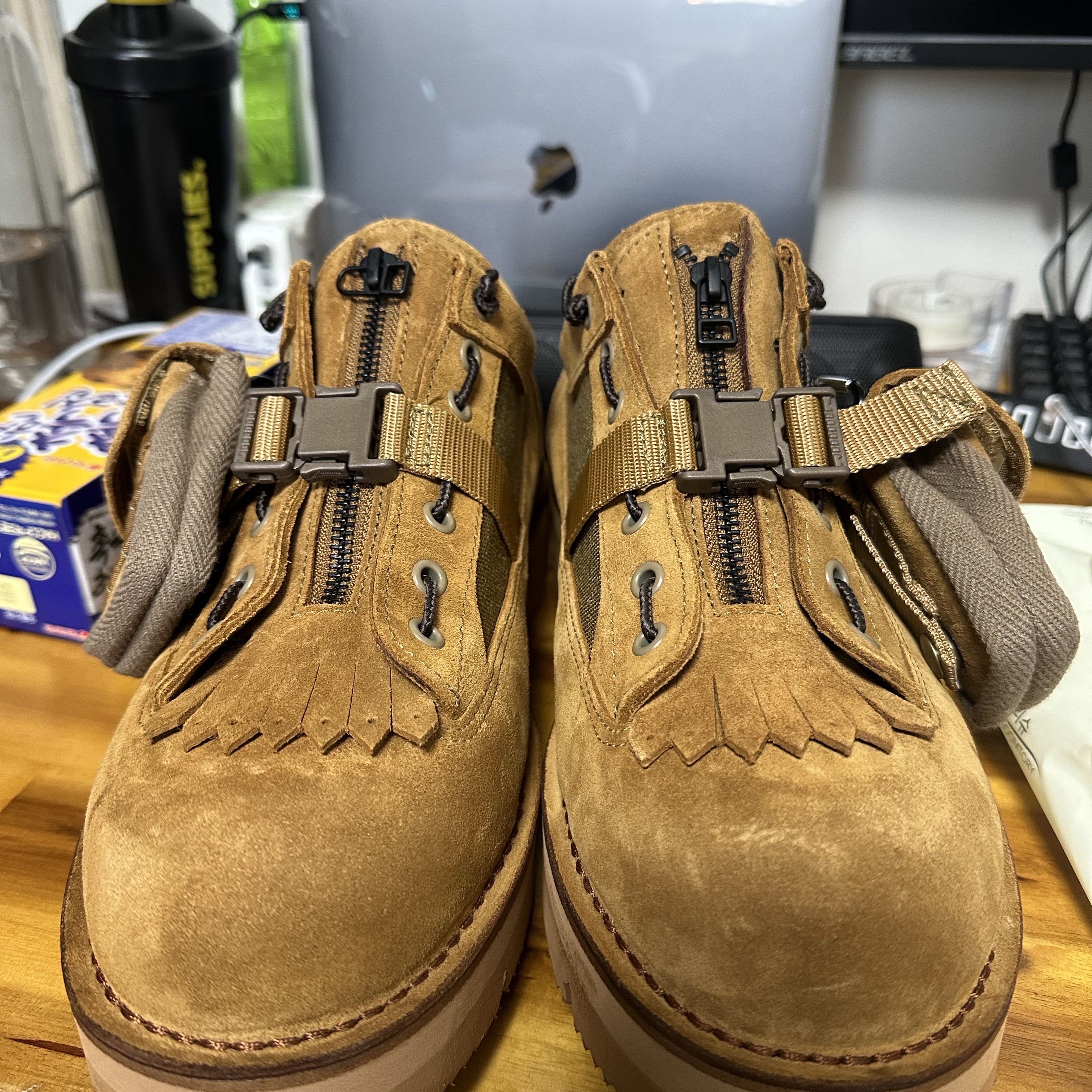 Grip Swany x Danner Bush Boots Coyote Collection 착용 스타일 - 1