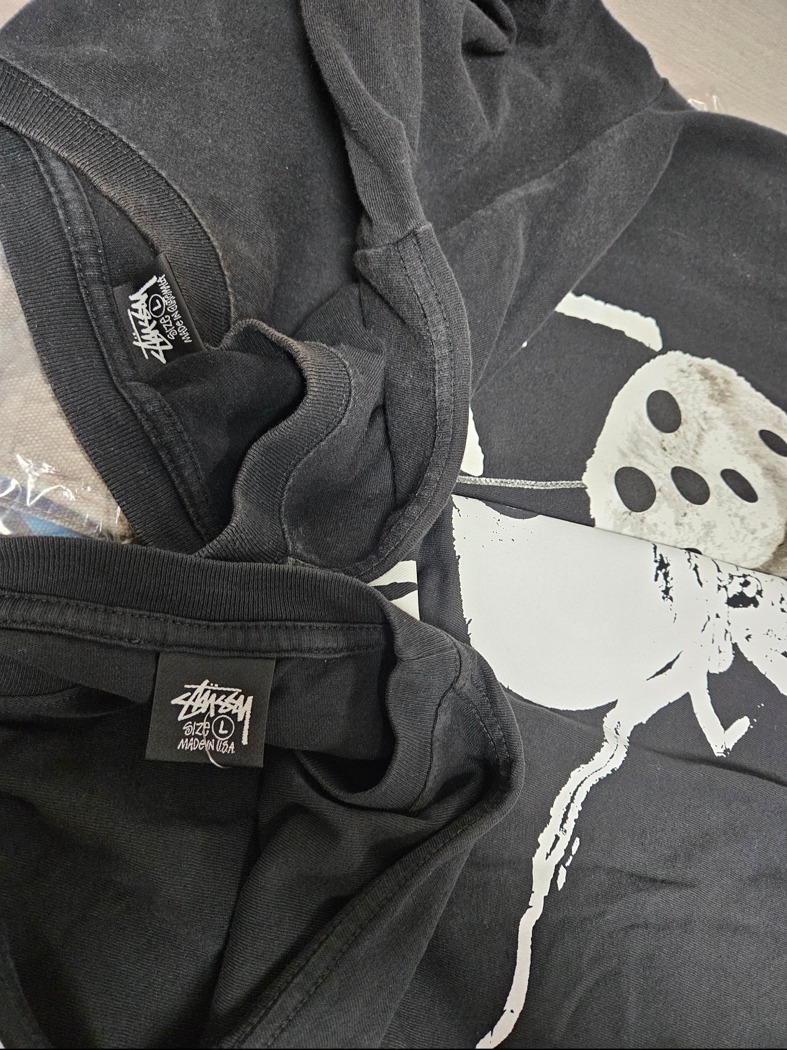 Stussy Arachnid T-Shirt Pigment Dyed Black, Stussy Fuzzy Dice T-Shirt Black 착용 스타일 - 1