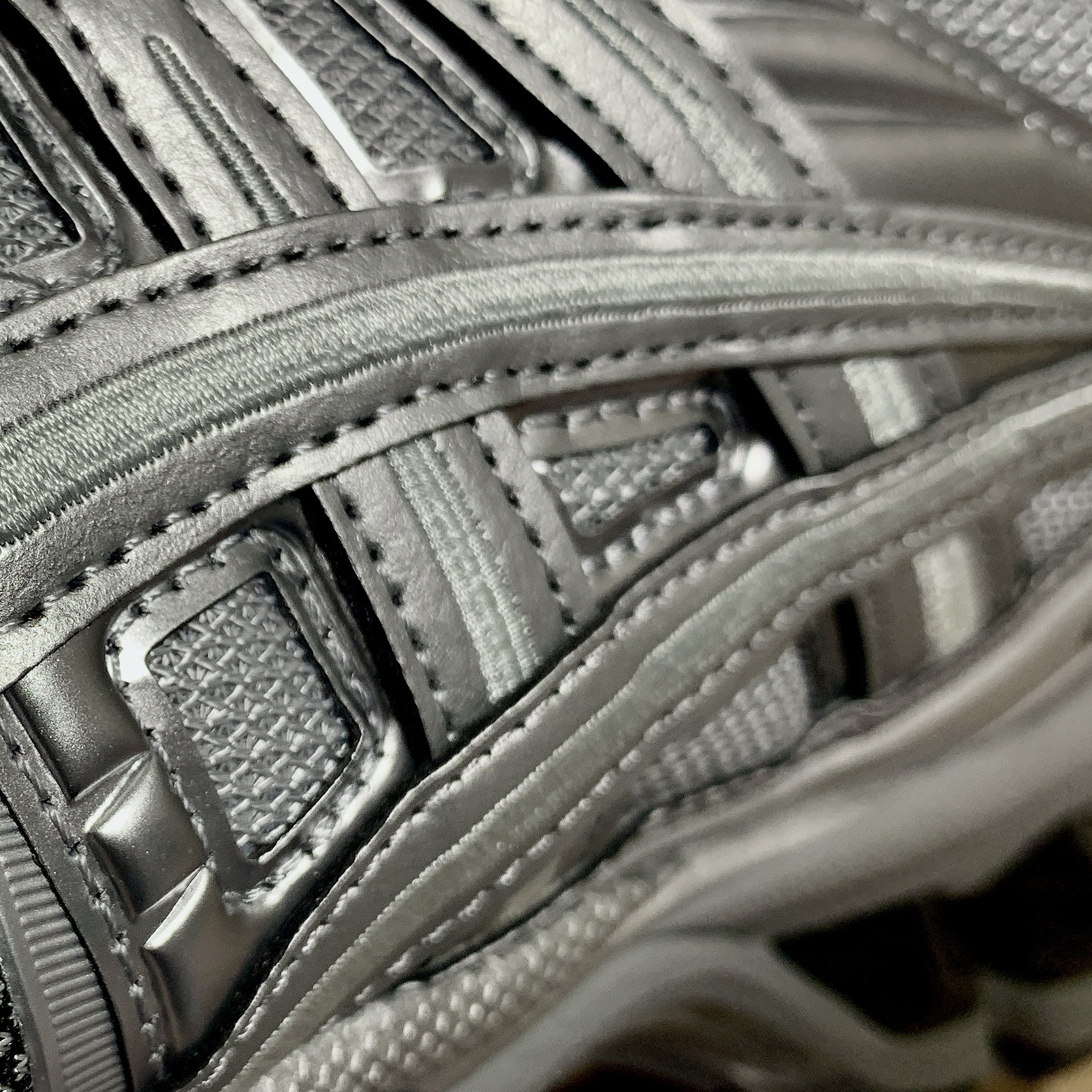 Asics Gel-Kayano Legacy Pure Silver, Asics Gel-Kayano 14 Black Glacier Grey 착용 스타일 - 2