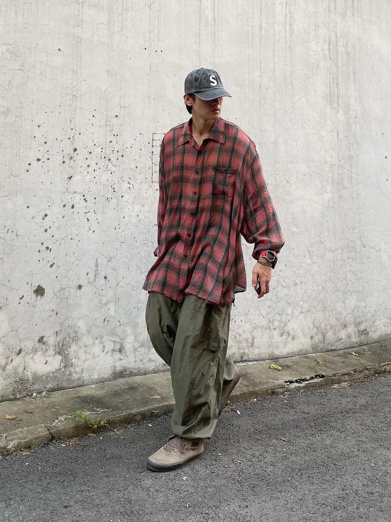 Our Legacy Borrowed Shirt Big Lumbercheck Print, Supreme Pigment Print S Logo 6-Panel Black - 20SS 착용 스타일 - 4