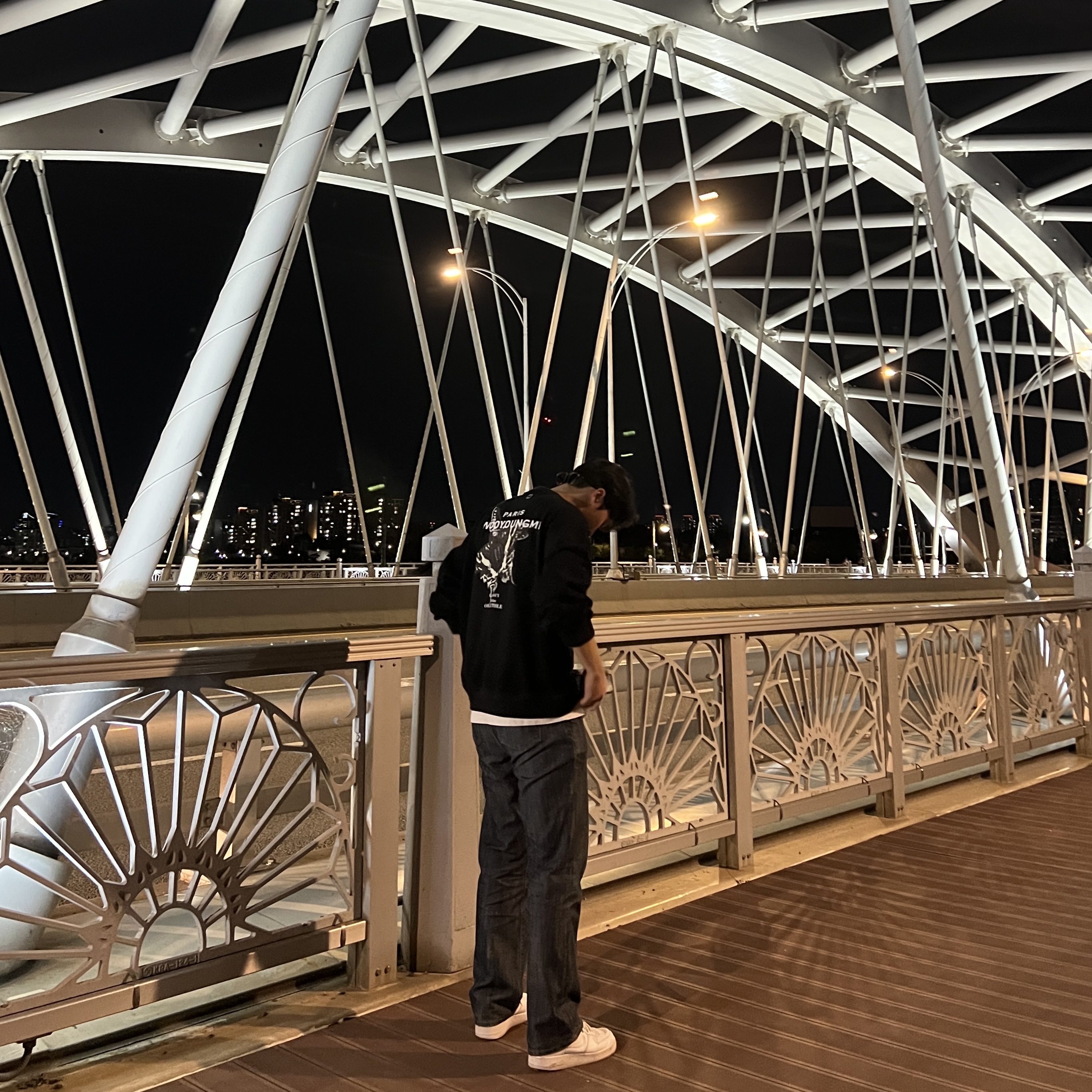 Wooyoungmi Butterfly Back Logo Sweatshirt Black - 23SS, Nike Air Force 1 '07 Low White 착용 스타일
