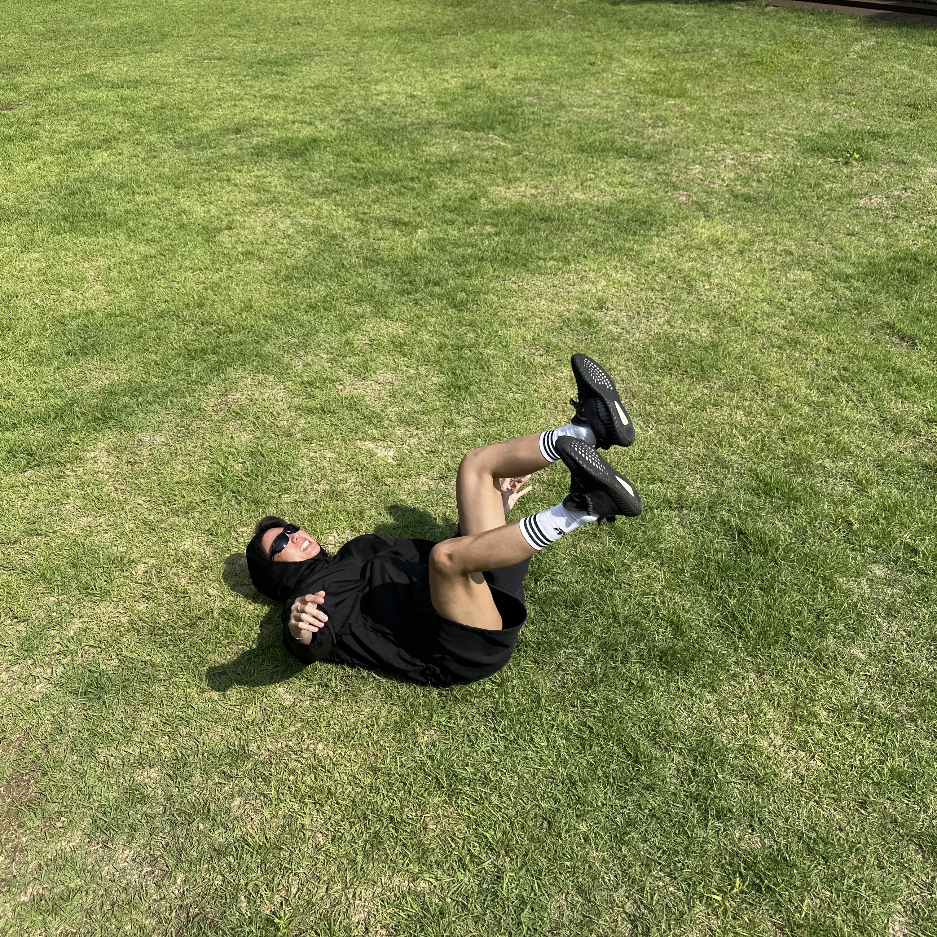 Adidas Yeezy Boost 350 V2 Black - Reflective 착용 스타일