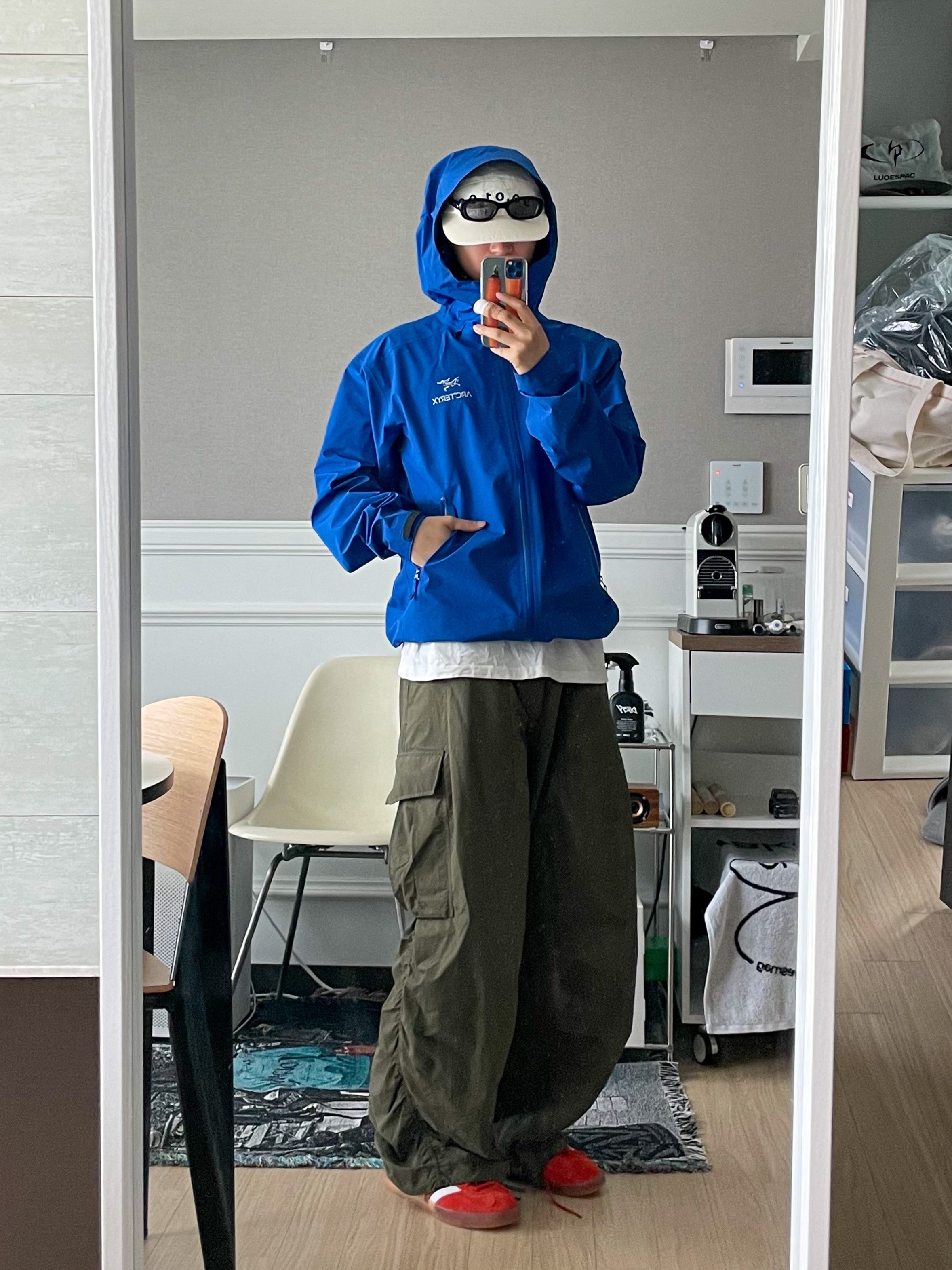 Arc'teryx Beta LT Jacket Vitality, Sansan Gear Logo Beanie Brown - 22FW 착용 스타일 - 1