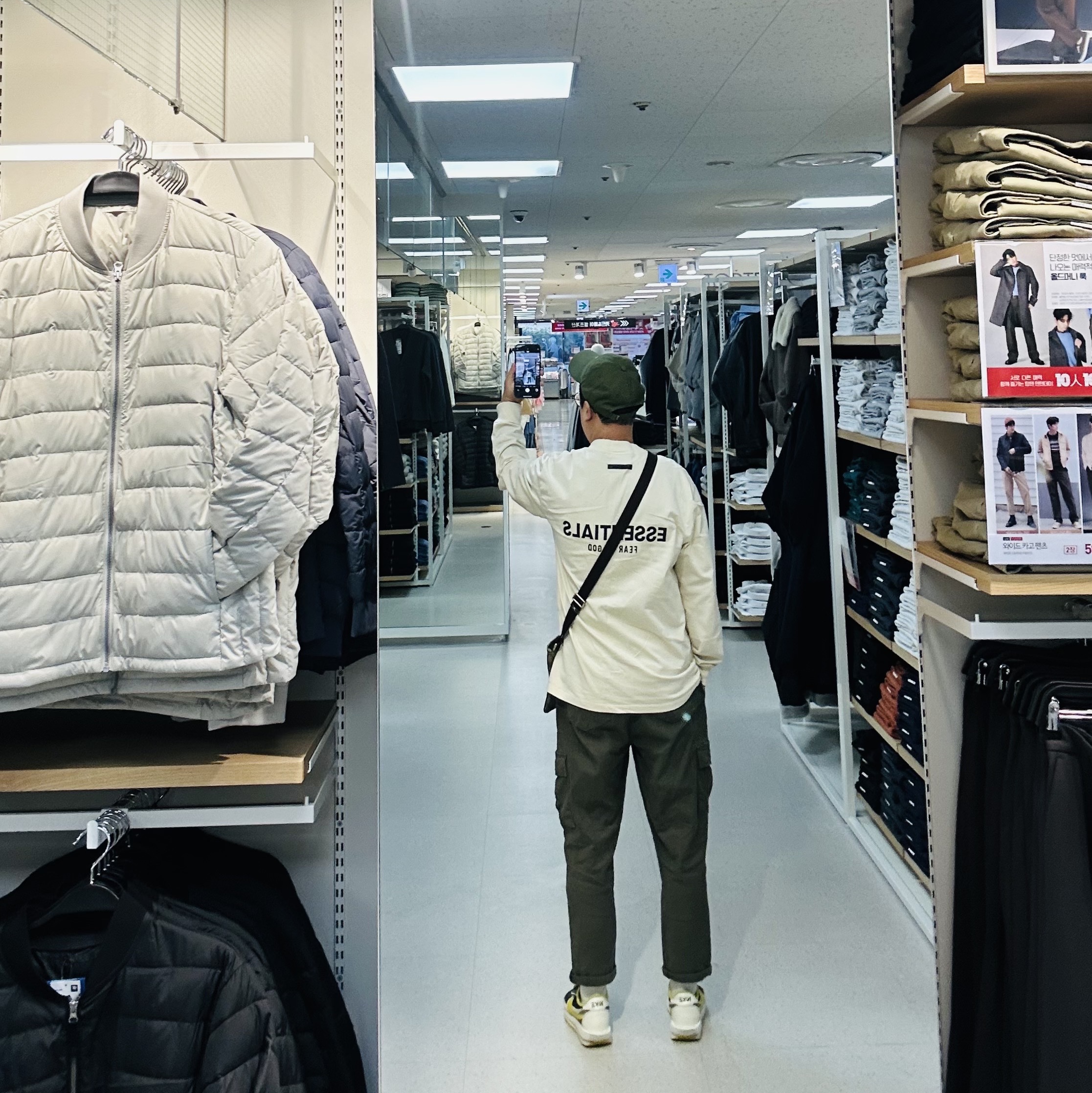Nike Heritage 86 Futura Washed Cap Rough Green, Essentials Long Sleeve T-Shirt Cream - 21SS 착용 스타일 - 2