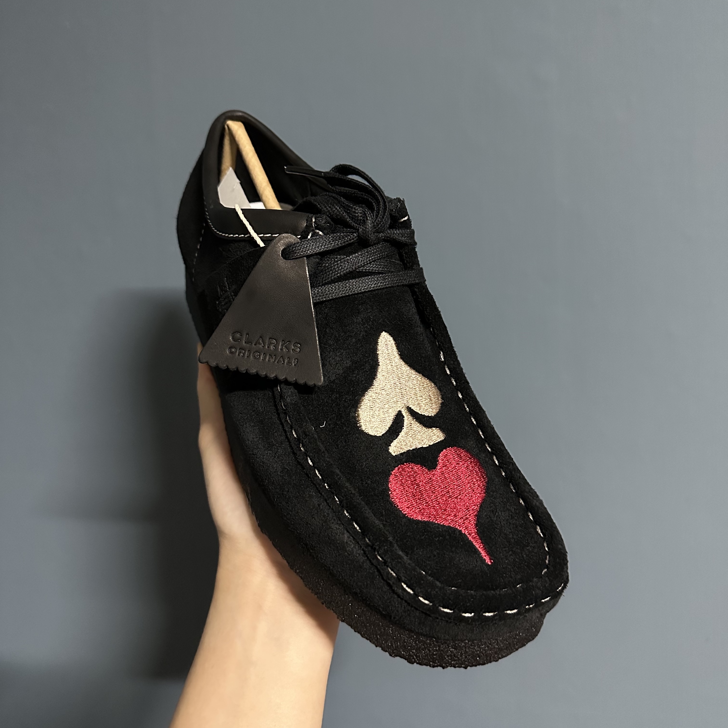 Clarks x Stussy Wallabee Black Suede 착용 스타일 - 2