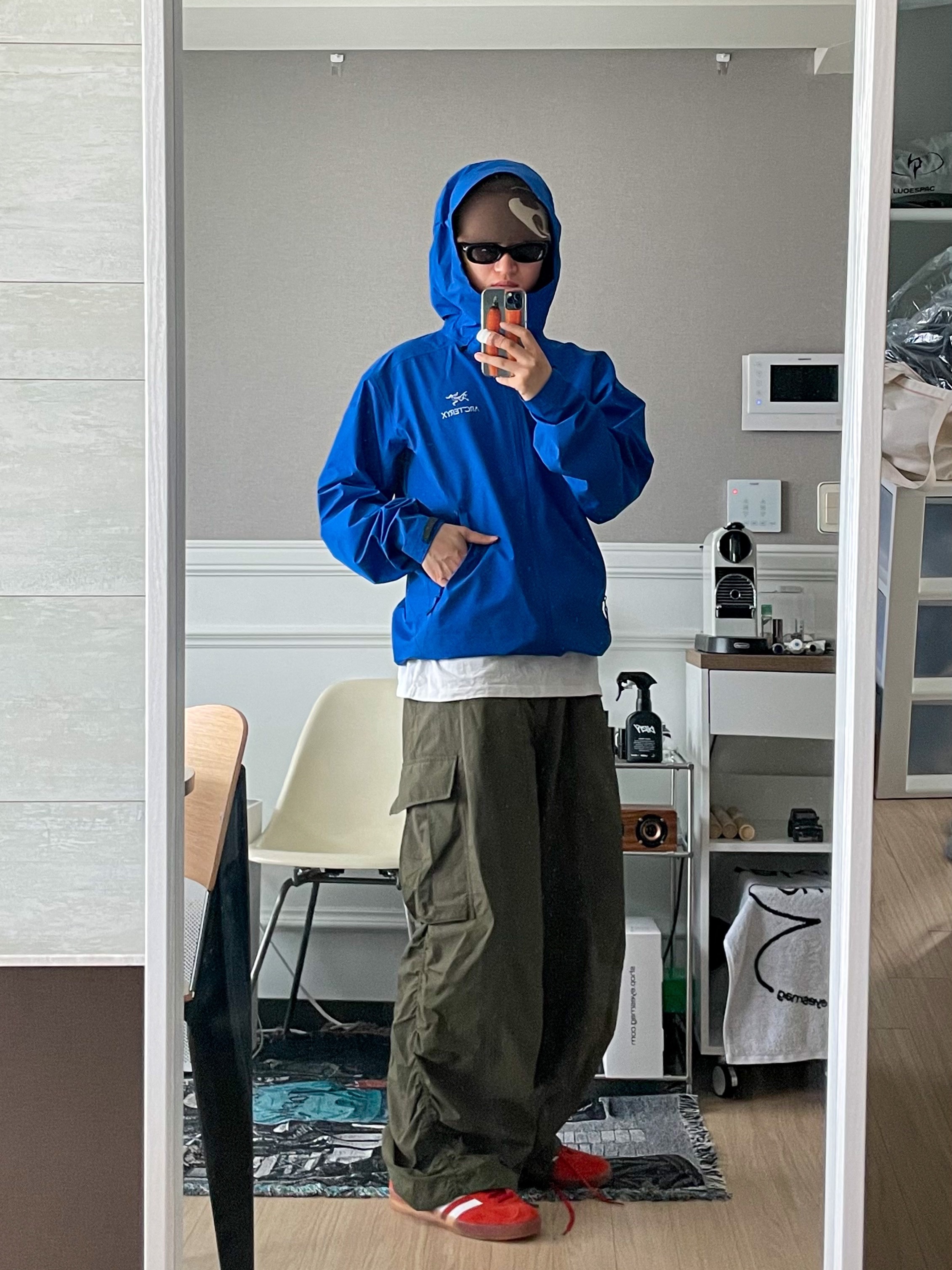 Arc'teryx Beta LT Jacket Vitality, Sansan Gear Logo Beanie Brown - 22FW 착용 스타일 - 2