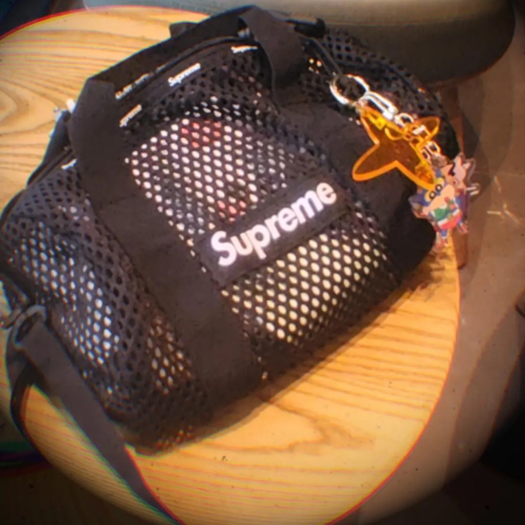 Supreme Mesh Mini Duffle Bag Black - 23SS 착용 스타일 - 1
