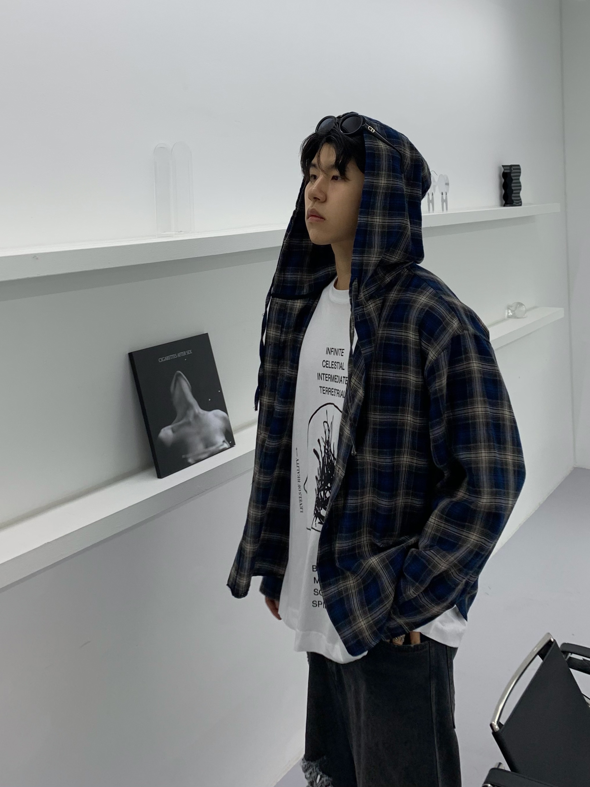 Balenciaga 3XL Sneakers Grey Black 착용 스타일 - 2