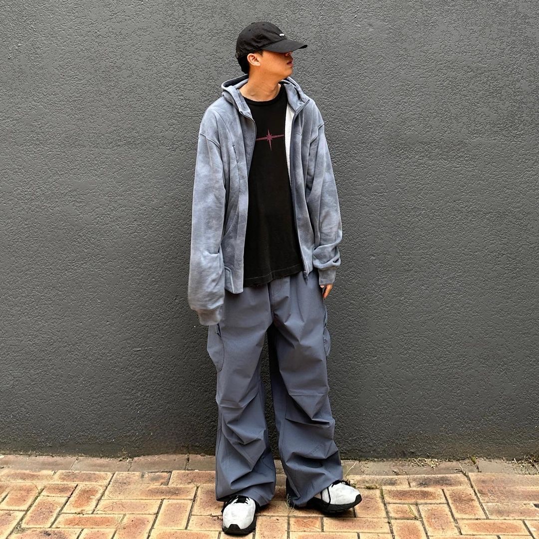 Art of Field Egg Pocket Parachute Pants Dusty Blue, Art of Field Egg Pocket Parachute Pants Light Green 착용 스타일 - 1