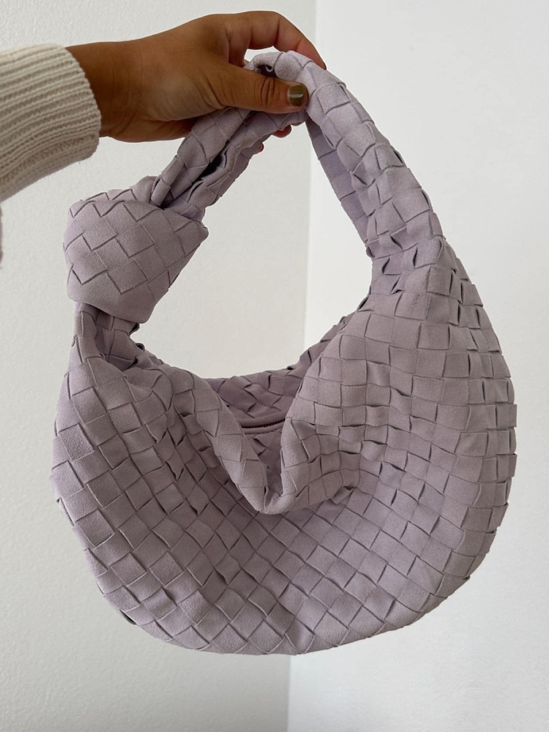 Bottega Veneta Teen Jodie Windswept, Bottega Veneta Mini Leather Jodie Mirth Washed 착용 스타일 - 3