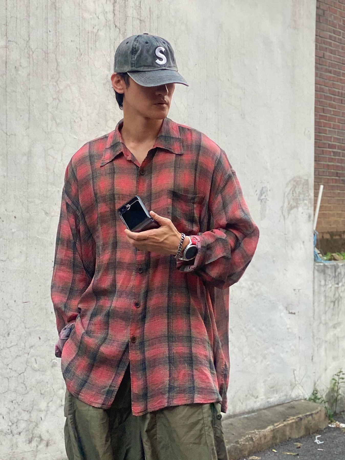 Our Legacy Borrowed Shirt Big Lumbercheck Print, Supreme Pigment Print S Logo 6-Panel Black - 20SS 착용 스타일 - 3