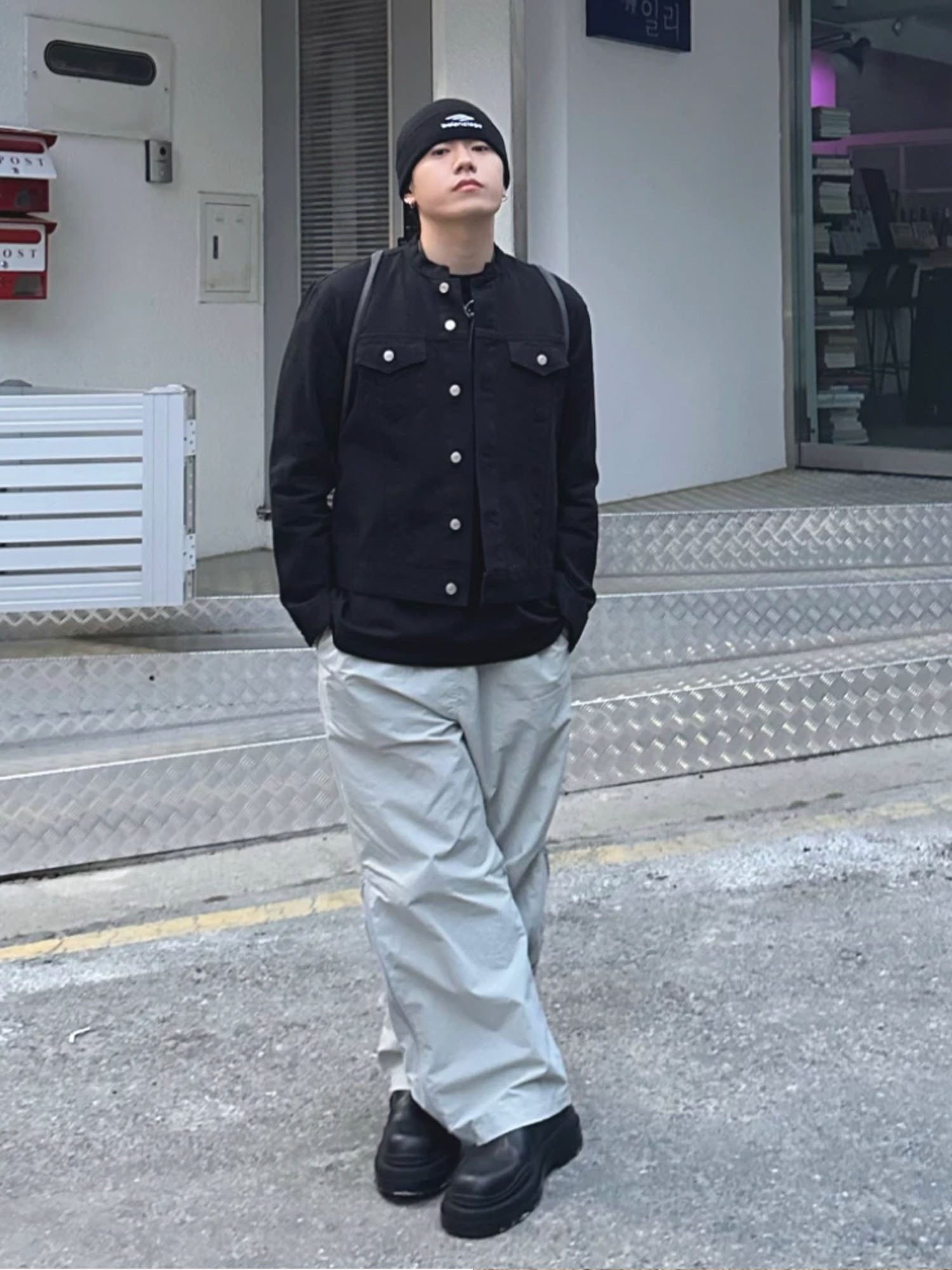 Stussy Debossed Stock Logo Beanie Black, Stussy Stock Cuff Beanie Black 착용 스타일 - 4