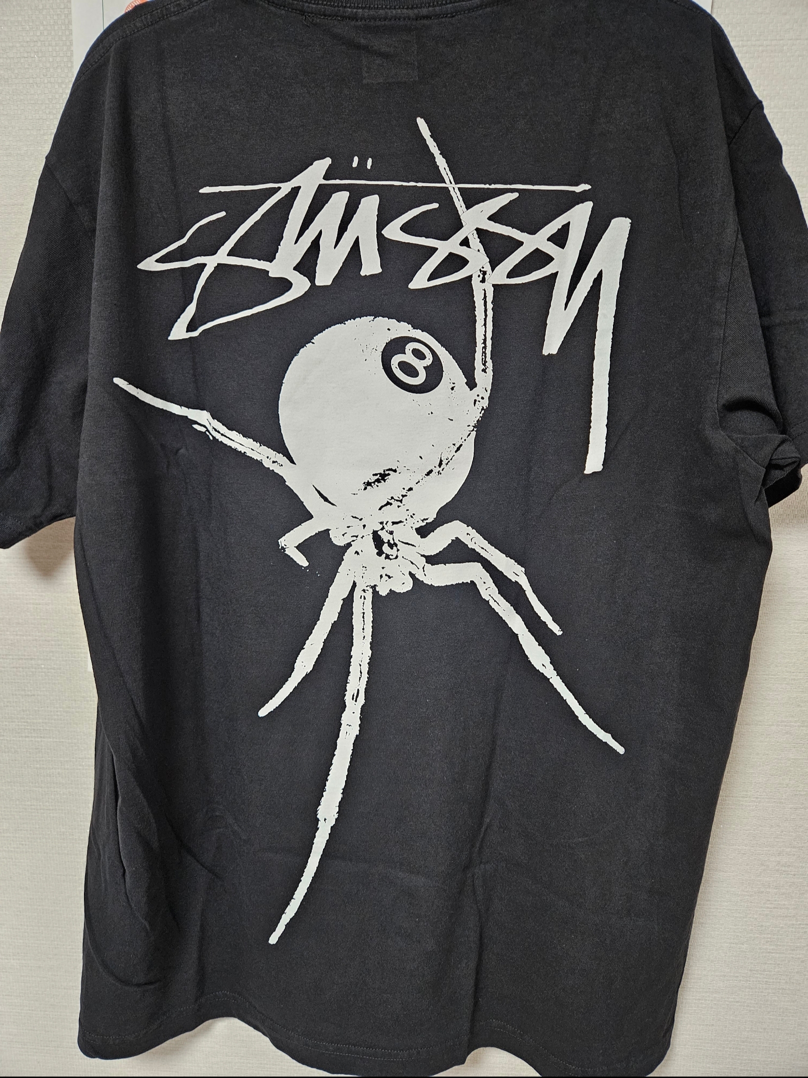 Stussy Arachnid T-Shirt Pigment Dyed Black, Stussy Fuzzy Dice T-Shirt Black 착용 스타일 - 4