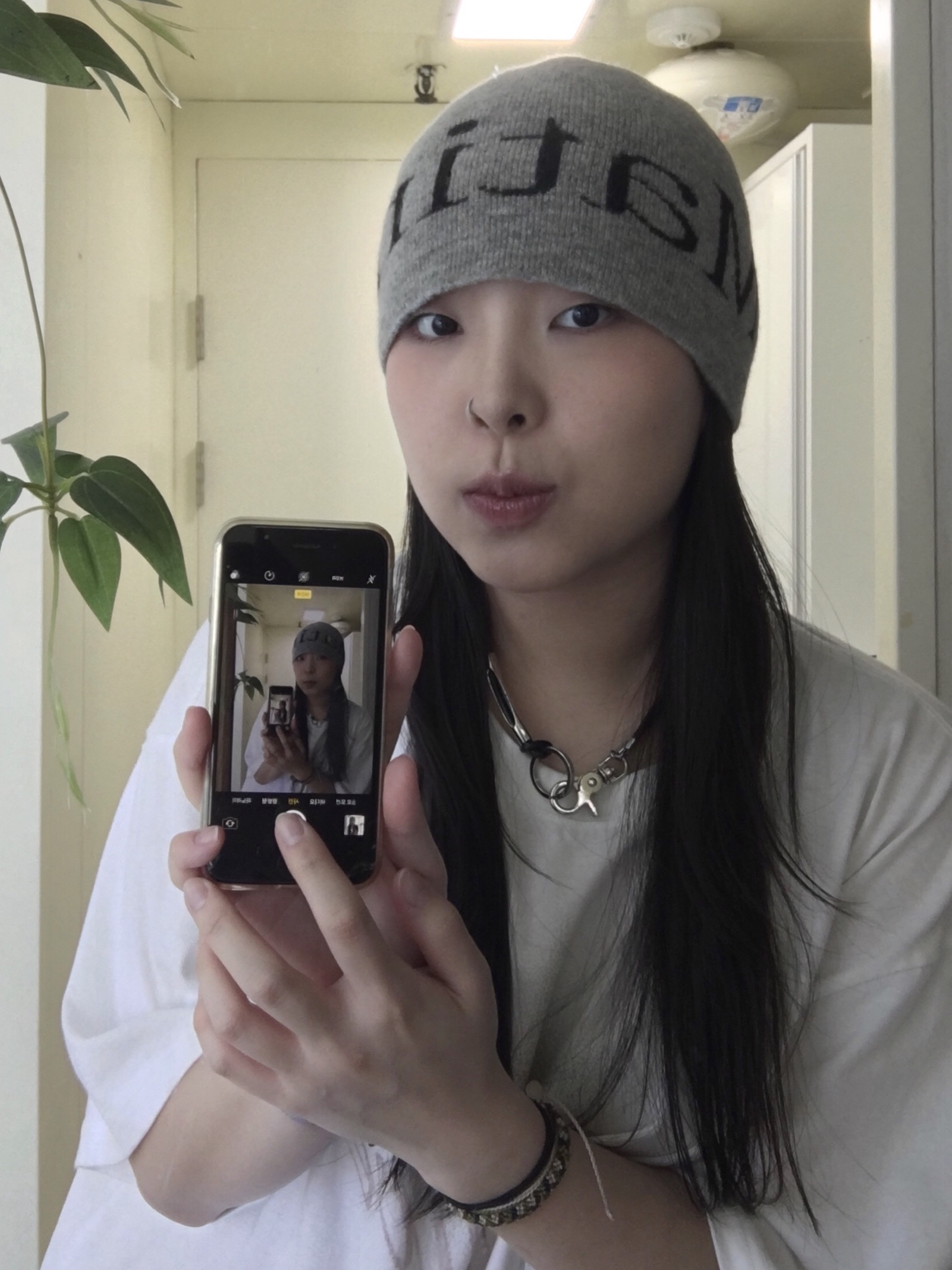 Matin Kim Logo Jacquard Short Beanie Grey, Asics UB4-S Gel-1130 Graphite Grey 착용 스타일 - 1