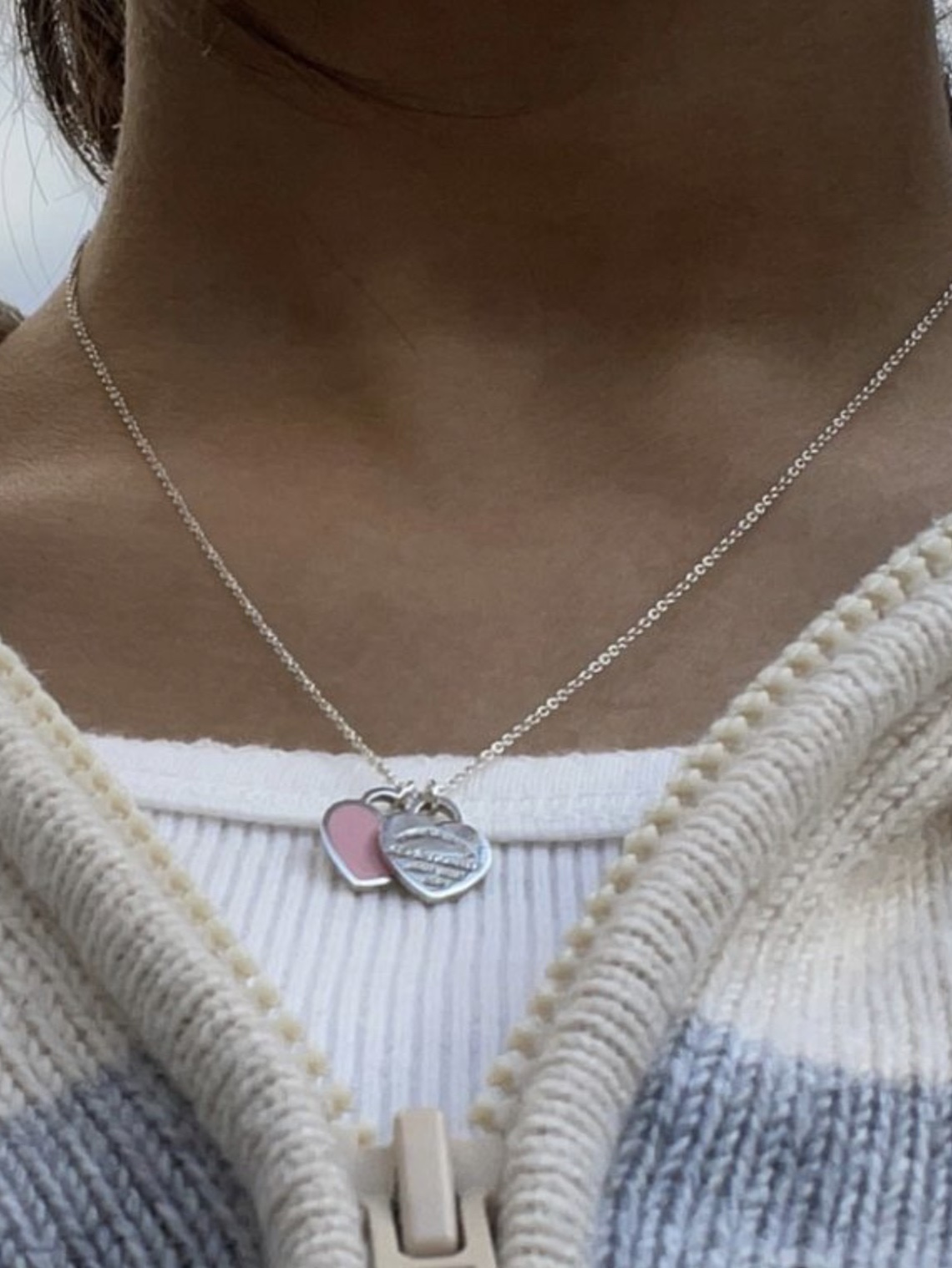 Tiffany & Co. Return To Tiffany Blue Double Heart Tag Pendant Mini Silver, Tiffany & Co. Return To Tiffany Pink Double Heart Tag Pendant Mini Silver (16in) 착용 스타일 - 3