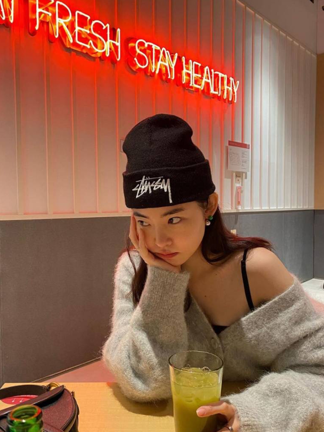 Stussy Thinsulate Jacquard Beanie Black, Stussy Basic Cuff Beanie Olive 착용 스타일 - 2