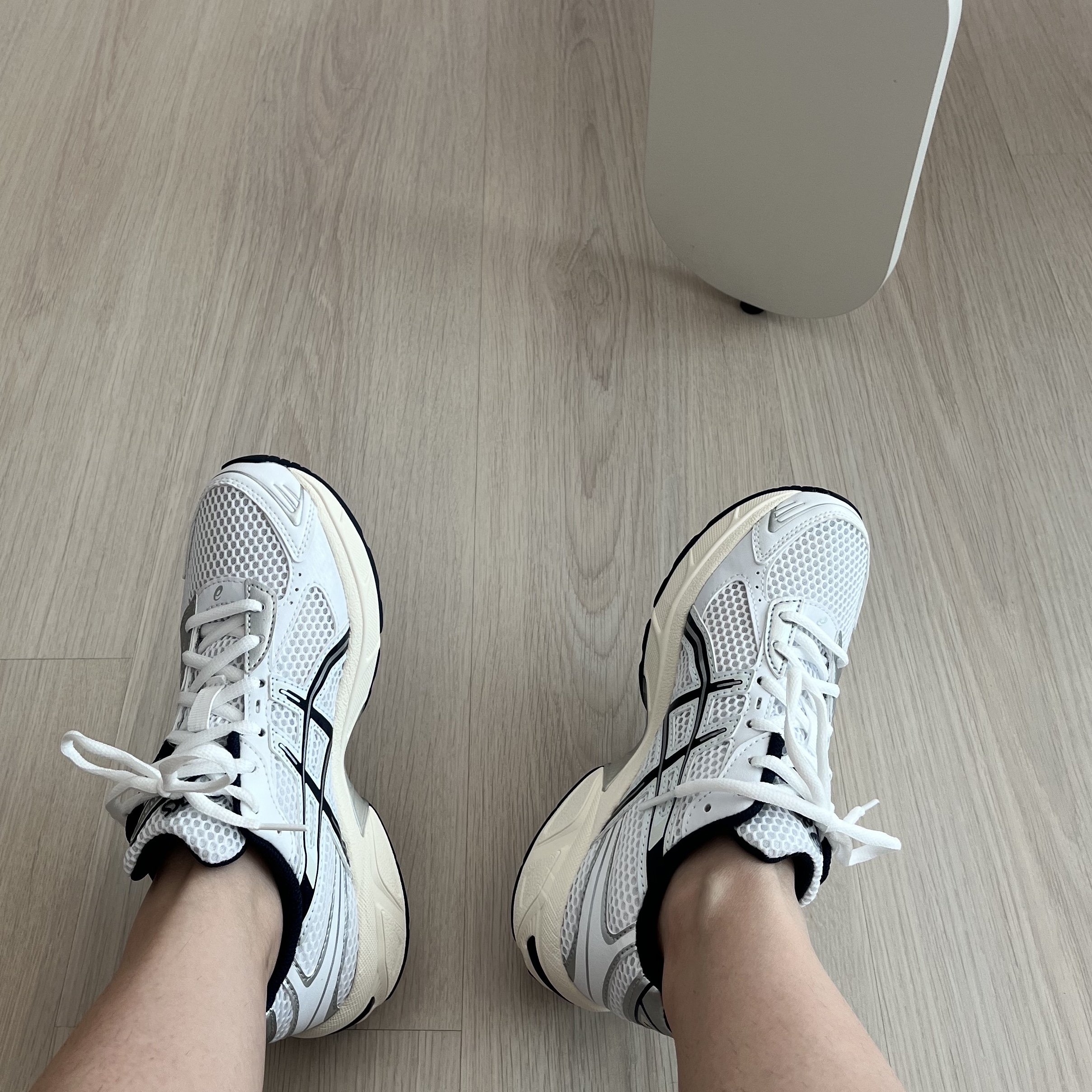(W) Asics Gel-1130 White Midnight 착용 스타일