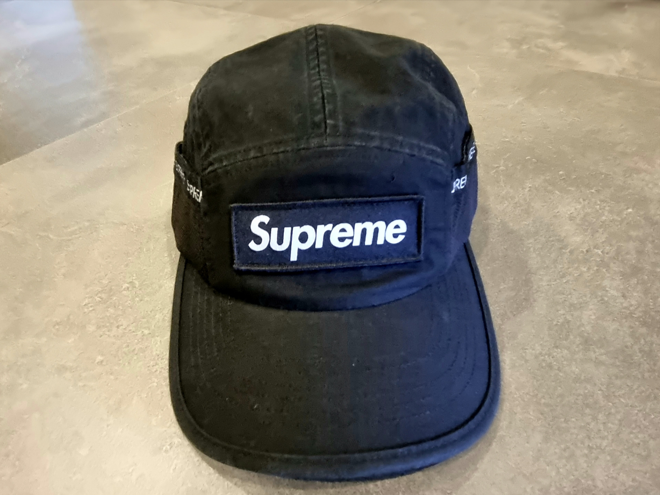 Supreme Mesh Pocket Camp Cap Black - 23FW 착용 스타일 - 1
