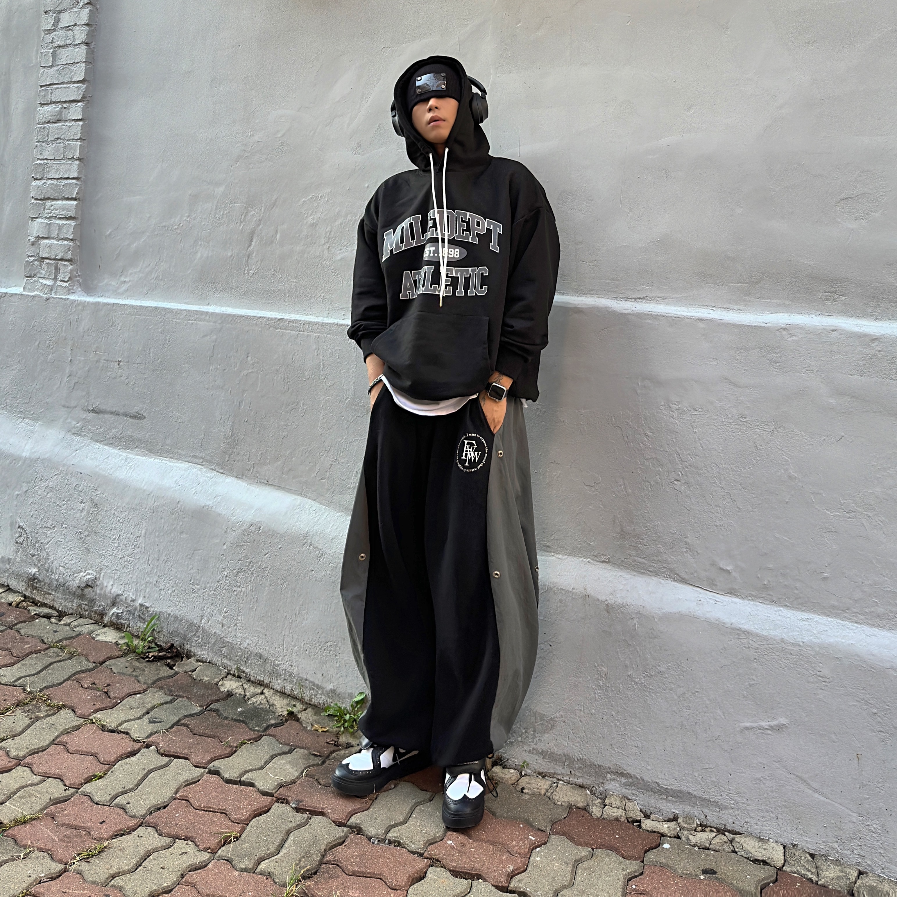 Nike x Peaceminusone Kwondo1 Black and White 착용 스타일 - 3