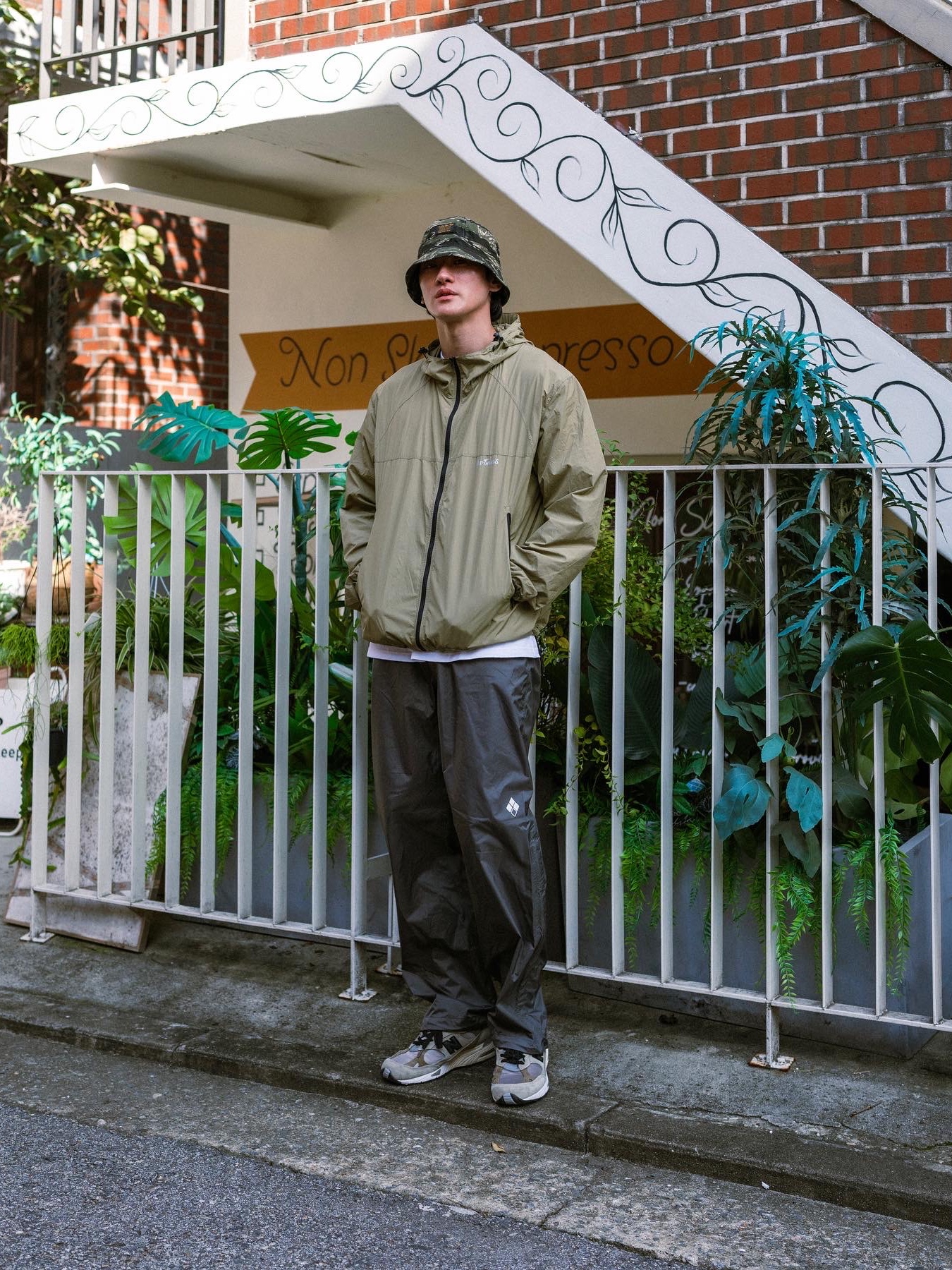 New Balance x JJJJound 991 Made in UK Grey 착용 스타일 - 1
