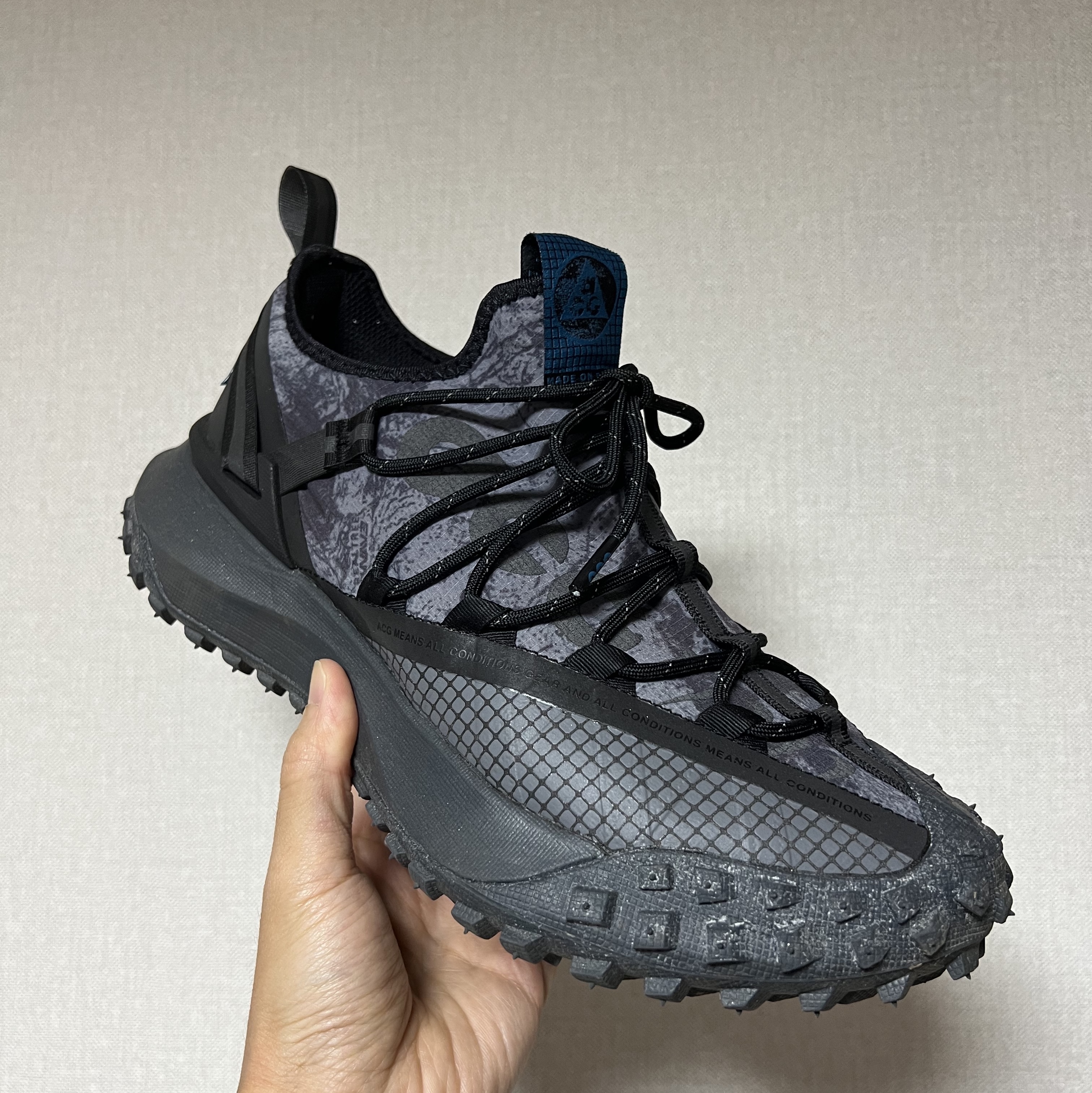 Nike ACG Mountain Fly Low Black 착용 스타일