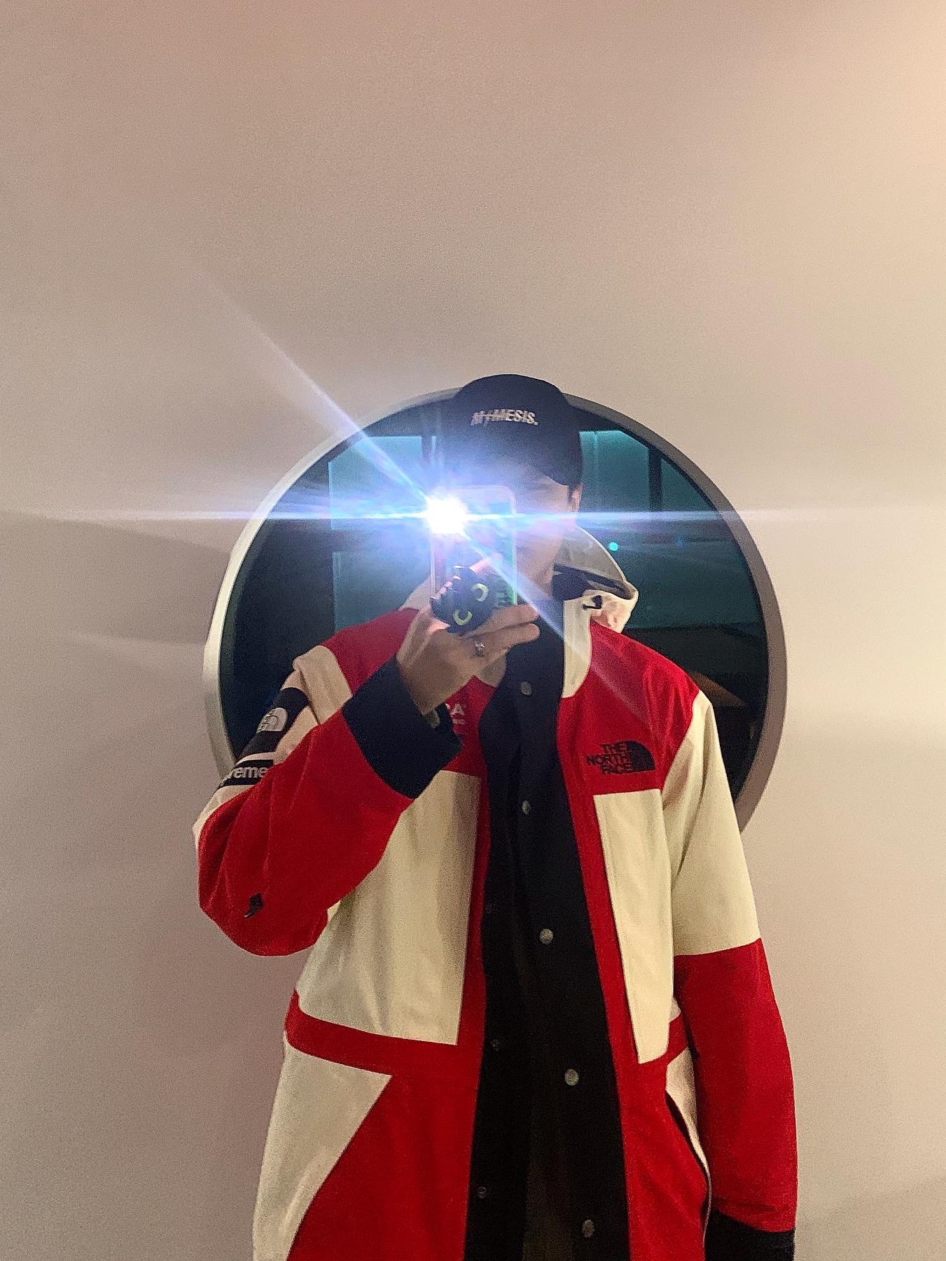 Supreme x The North Face Expedition Jacket White - 18FW 착용 스타일 - 1