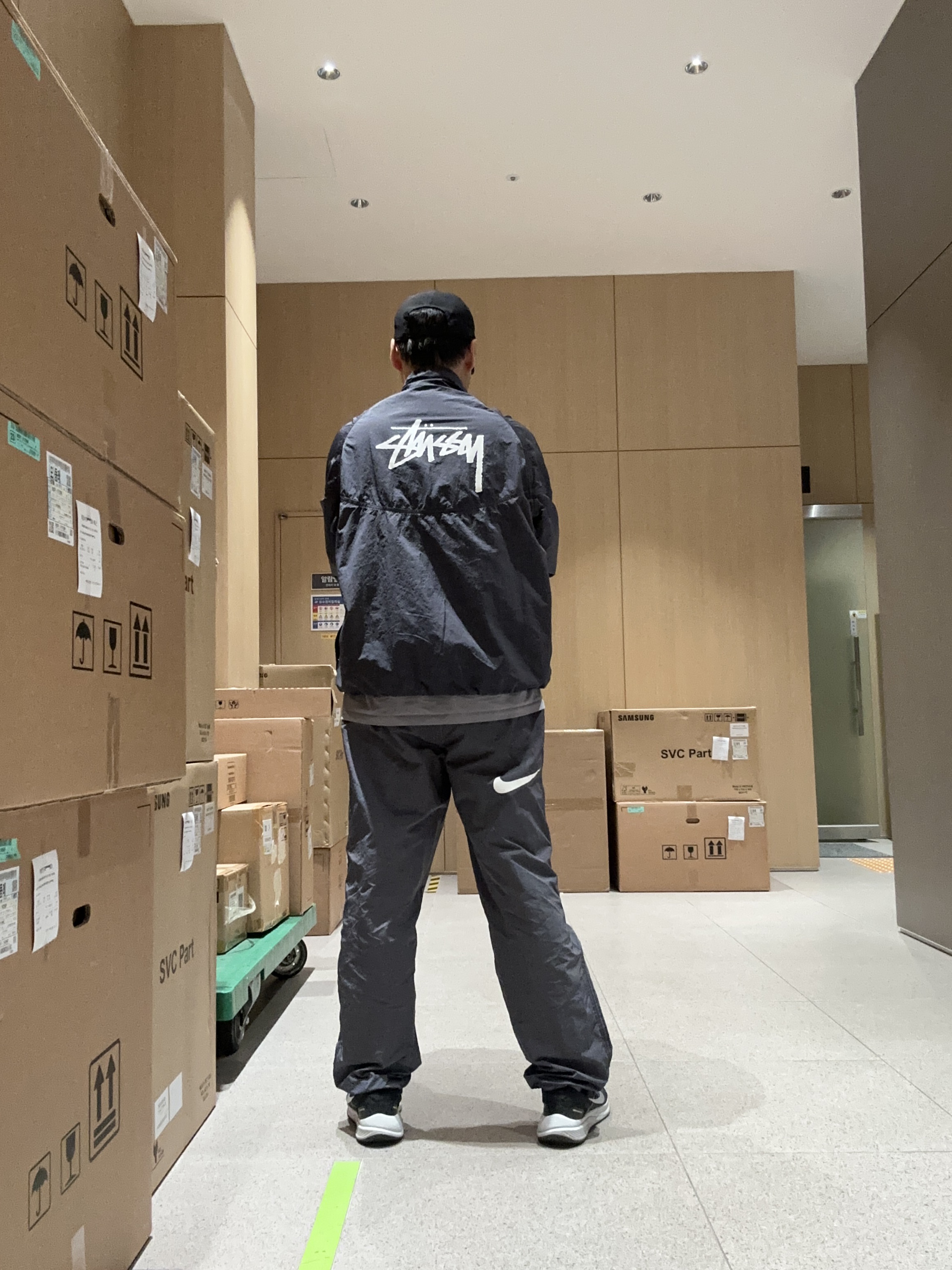 Nike x Stussy Windrunner Jacket Off Noir, Nike x Stussy Beach Pants Off Noir 착용 스타일 - 2