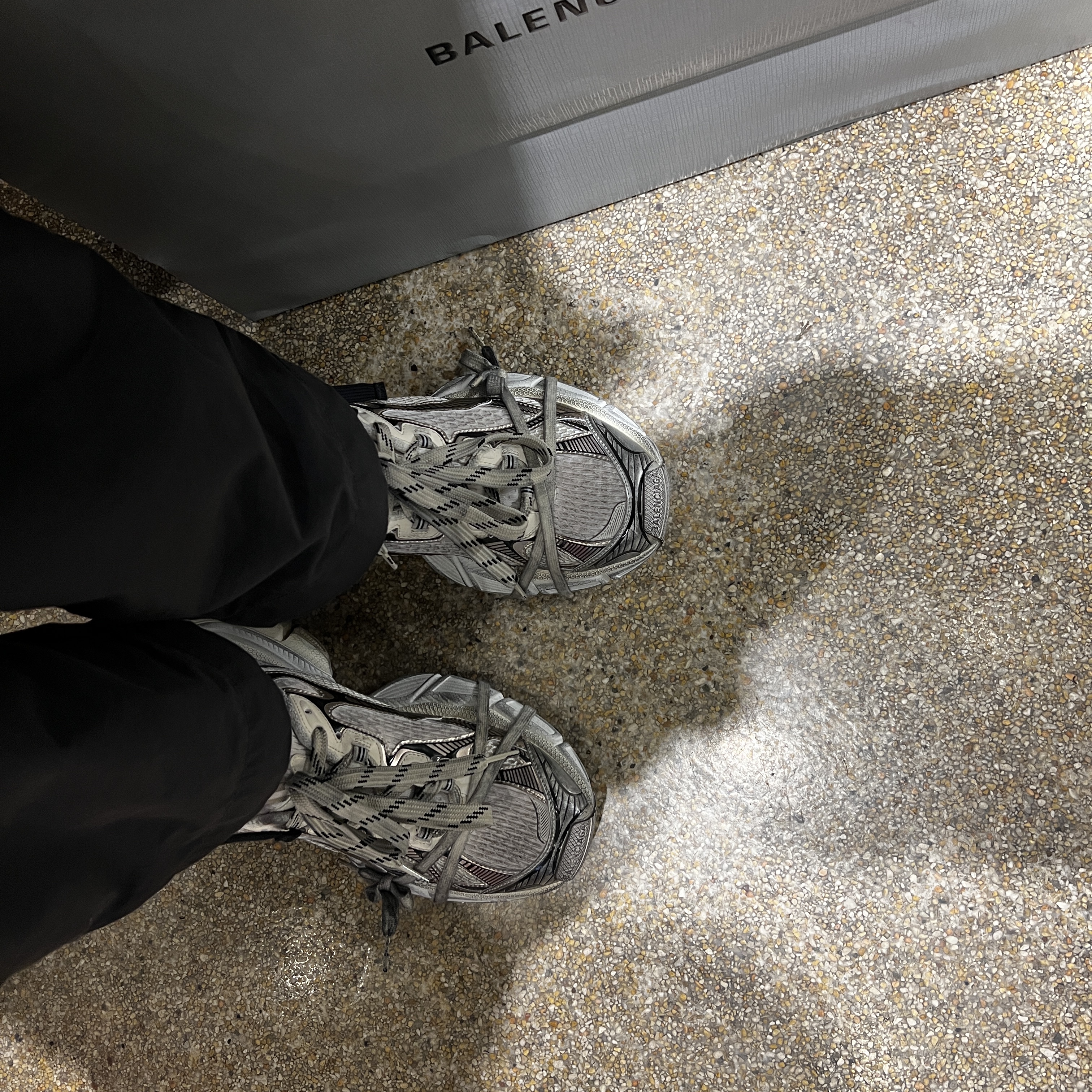 Balenciaga 3XL Sneakers Beige 착용 스타일 - 1