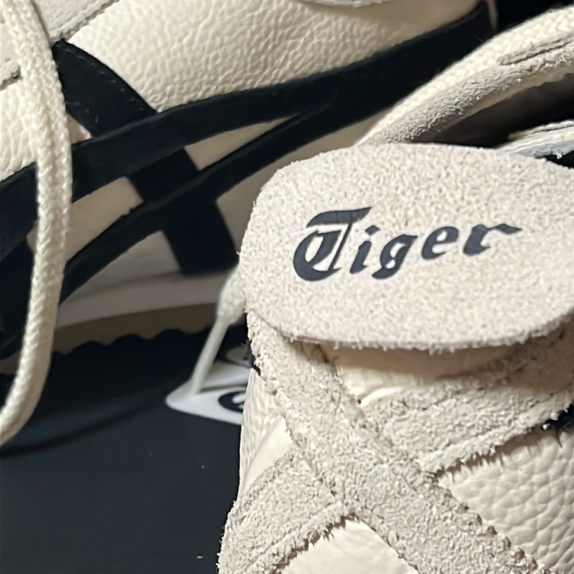 Onitsuka Tiger Mexico 66 Vintage White Black 착용 스타일
