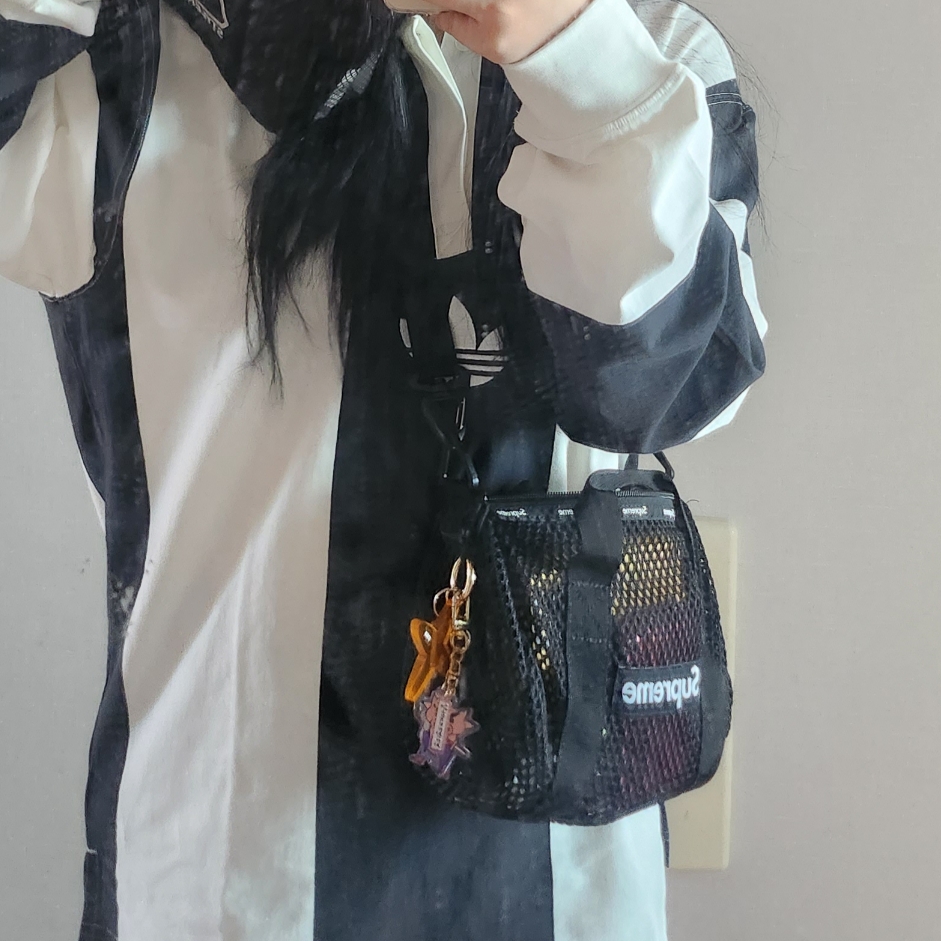 Supreme Mesh Mini Duffle Bag Black - 23SS 착용 스타일 - 2