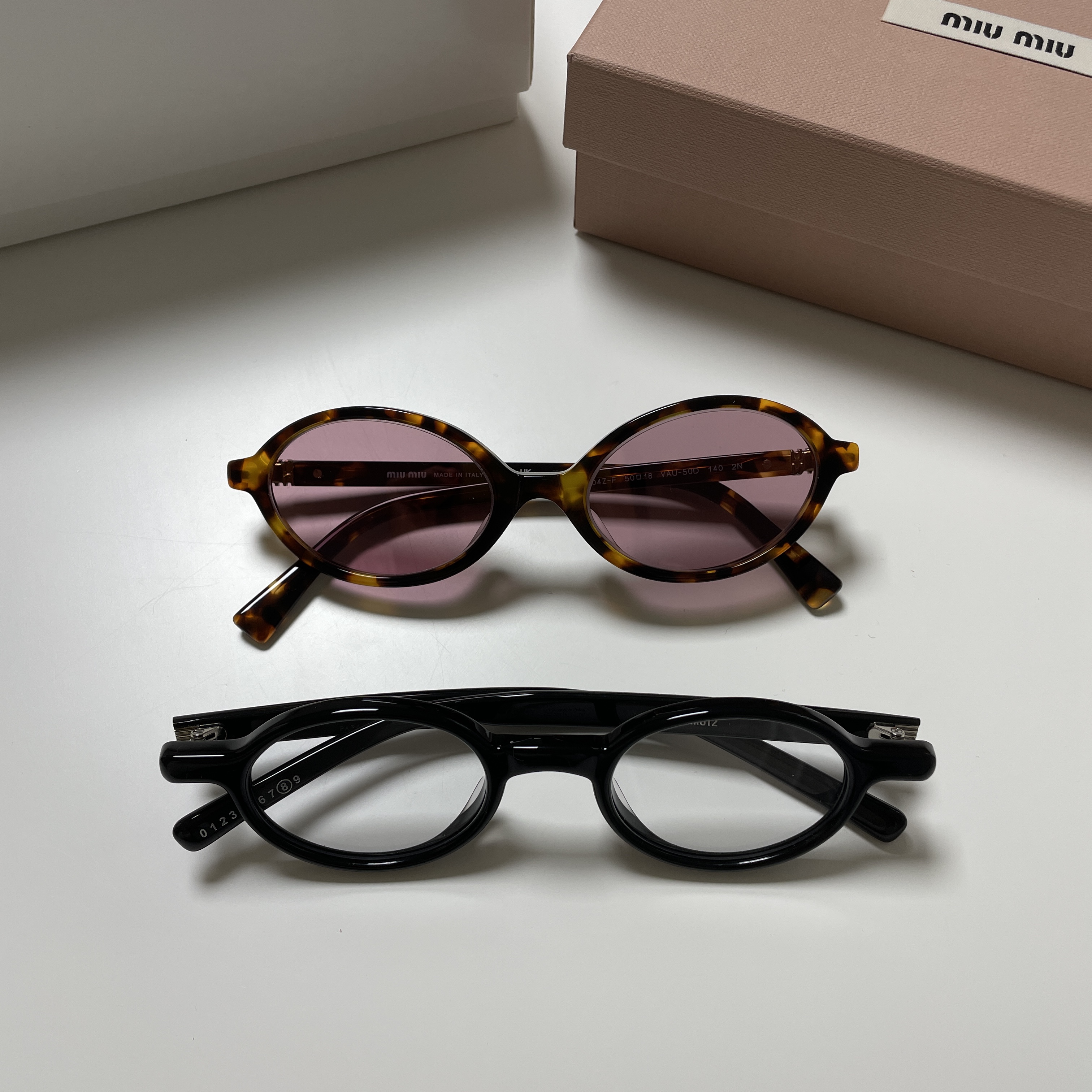 Gentle Monster x Maison Margiela MM012 Clear Black, (W) Miu Miu Regard sunglasses Amaranth Lenses Honey Tortoiseshell Acetate Alternative fit 착용 스타일 - 2