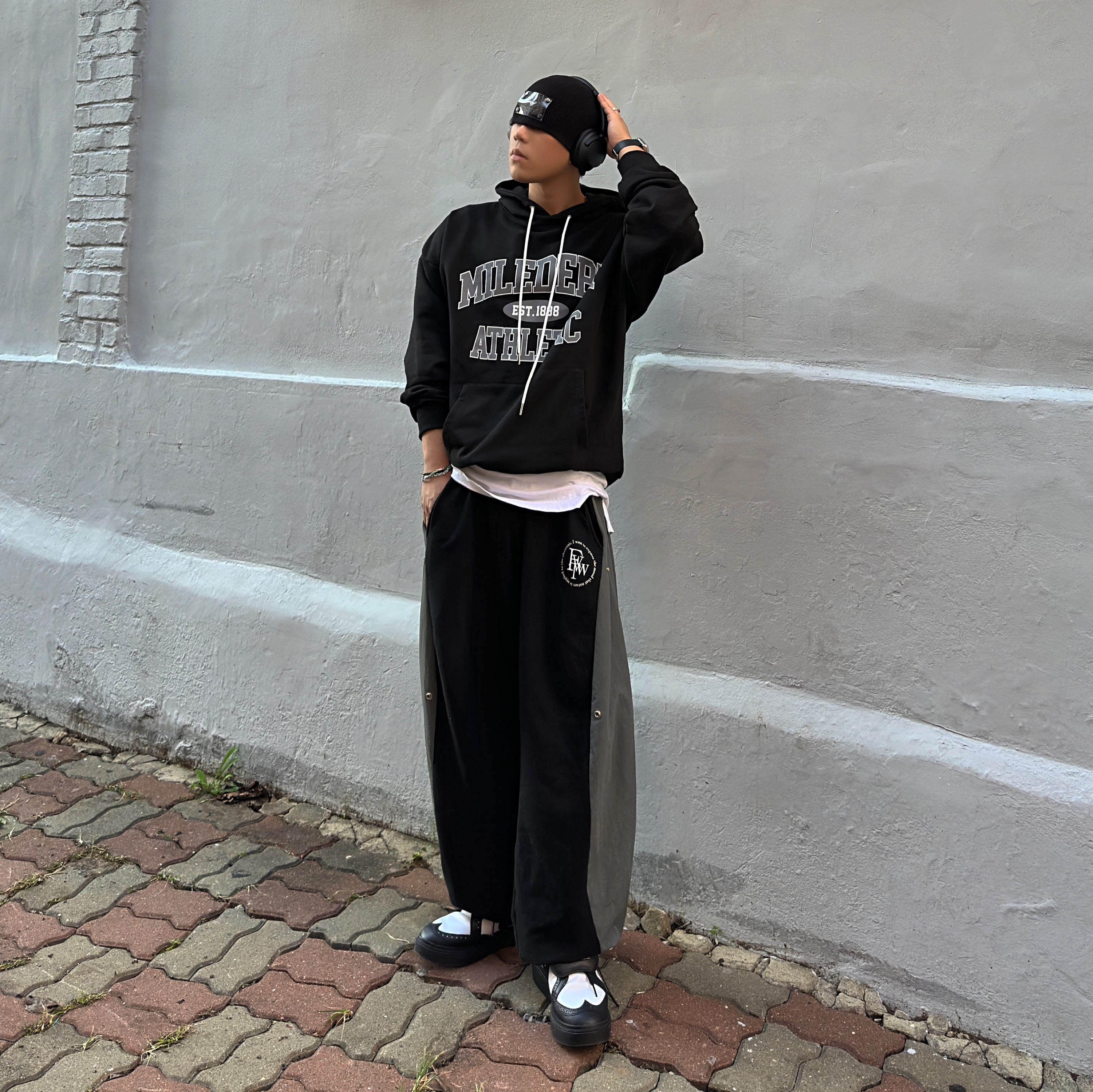 Nike x Peaceminusone Kwondo1 Black and White 착용 스타일 - 4