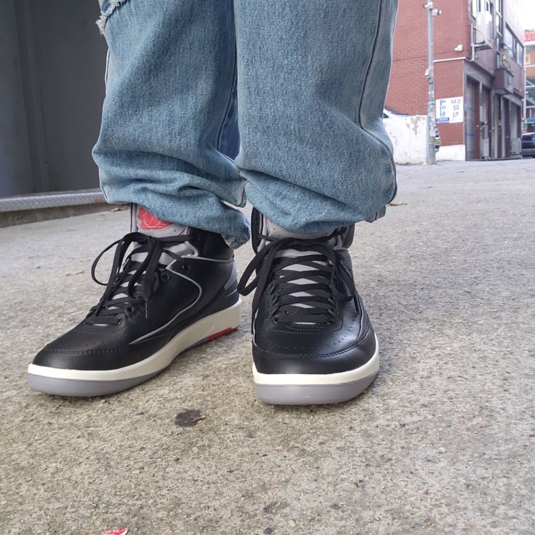 Jordan 2 Retro Black Cement 착용 스타일 - 2