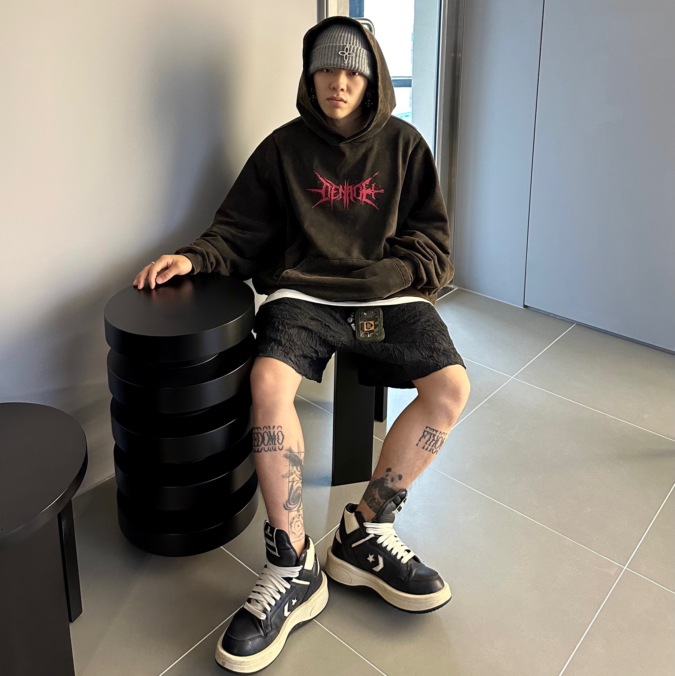 Converse x Drkshdw Turbowpn Black Cream 착용 스타일 - 1