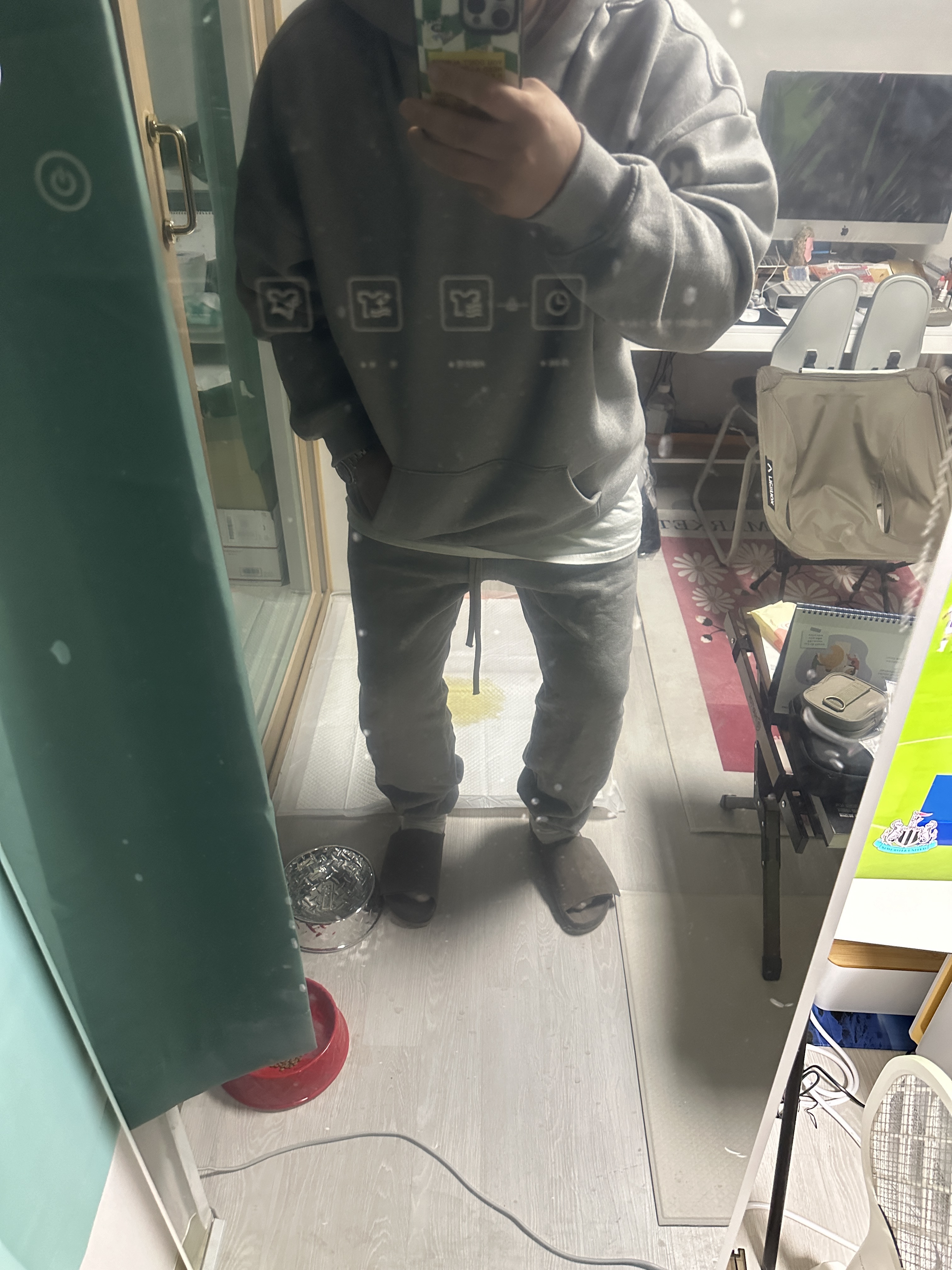 Fear of God x Birkenstock Los Feliz Suede Cement 착용 스타일