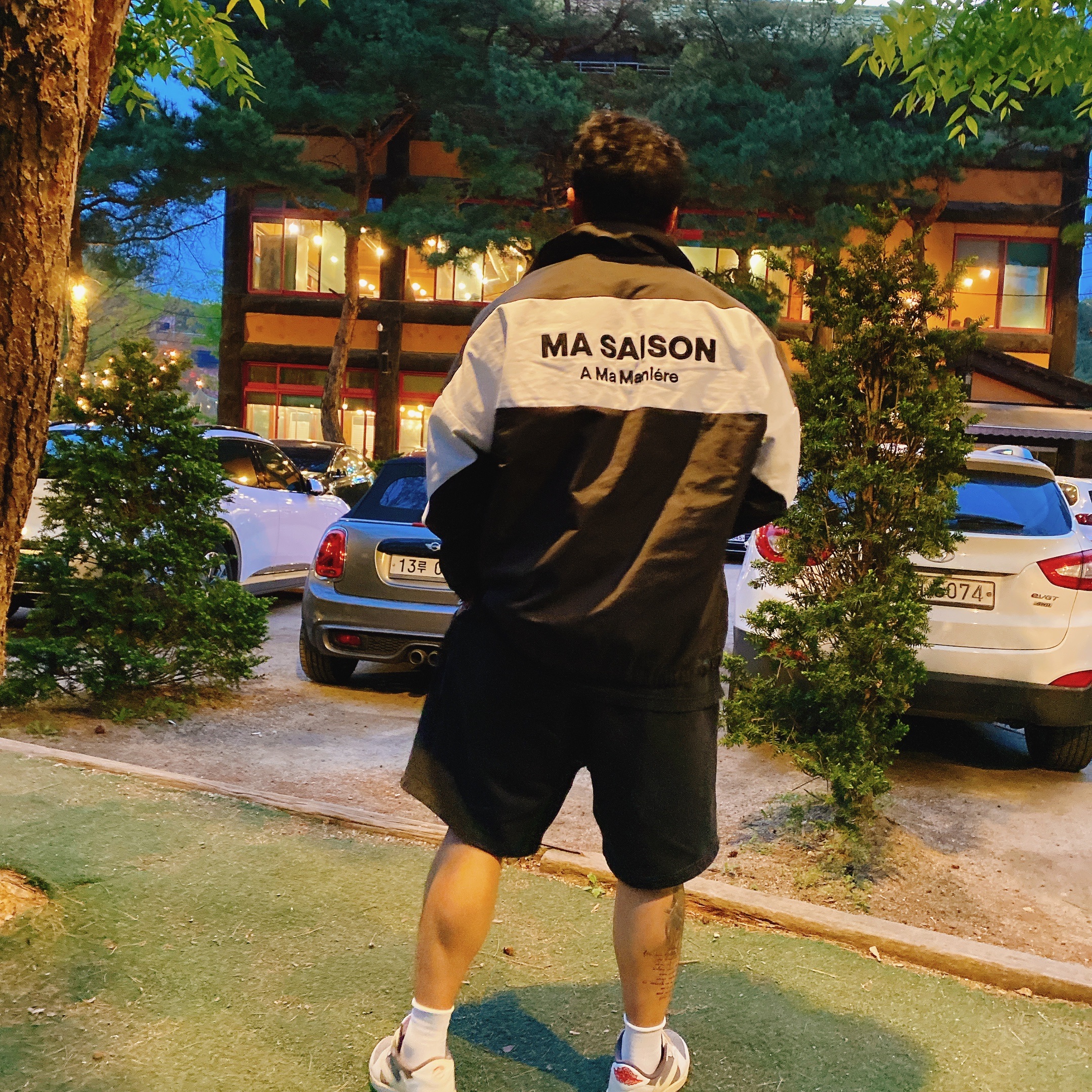 Maison Mihara Yasuhiro Baker OG Sole OD Canvas Low-top Sneakers Black, Jordan 1 x Travis Scott Retro Low OG SP Sail and Ridgerock 착용 스타일 - 3