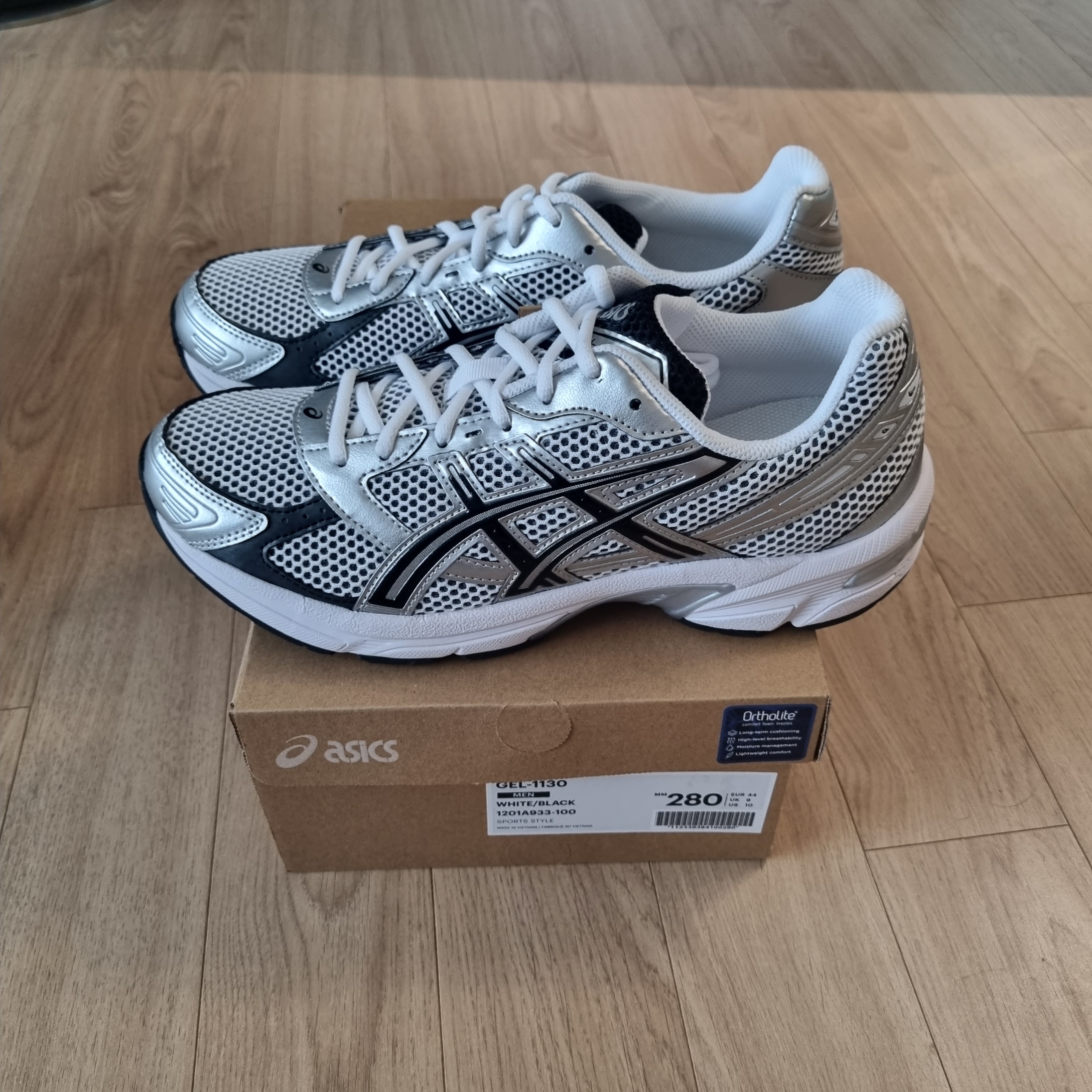 Asics Gel-1130 White Black 착용 스타일
