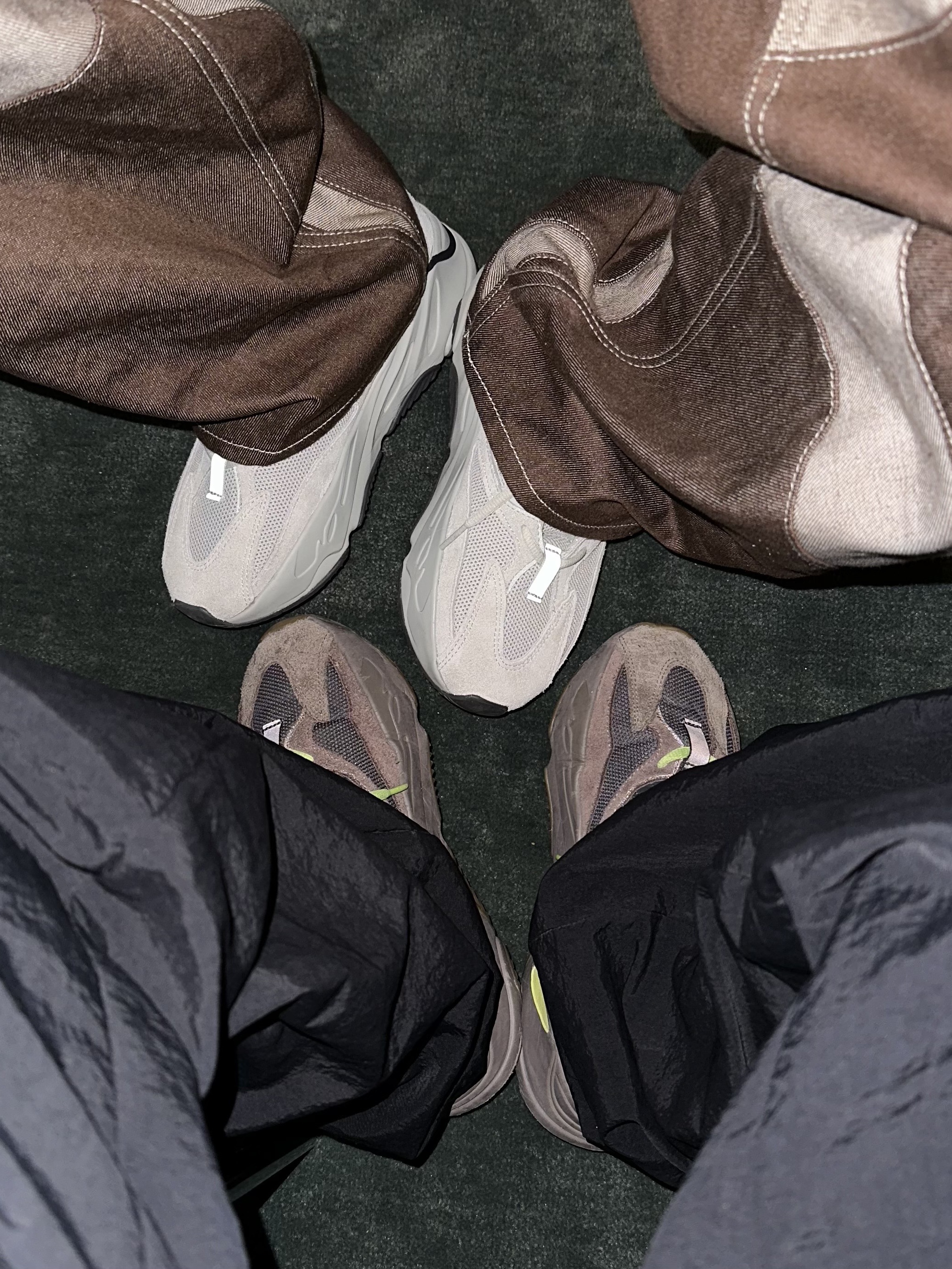 Adidas Yeezy Boost 700 Mauve, Adidas Yeezy Boost 700 Salt 2023 착용 스타일