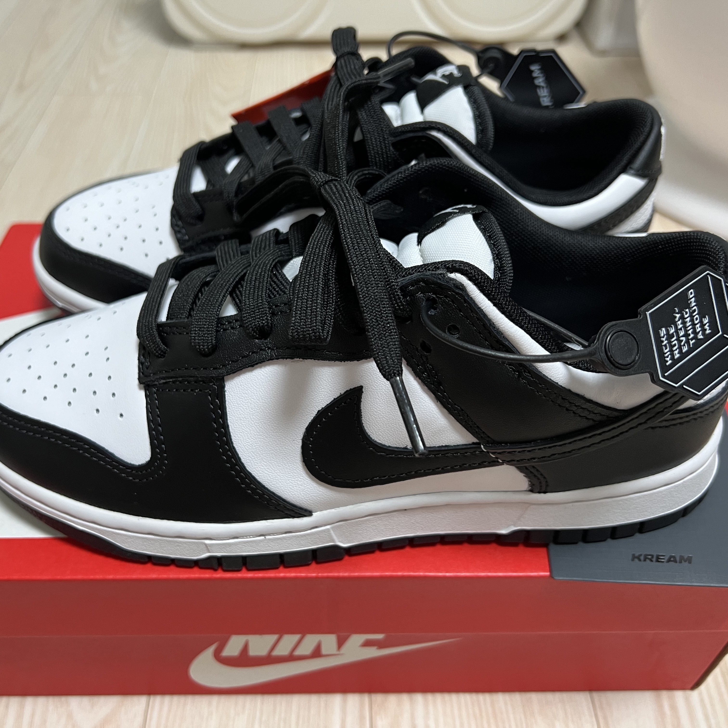 Nike Dunk Low Retro Black 착용 스타일