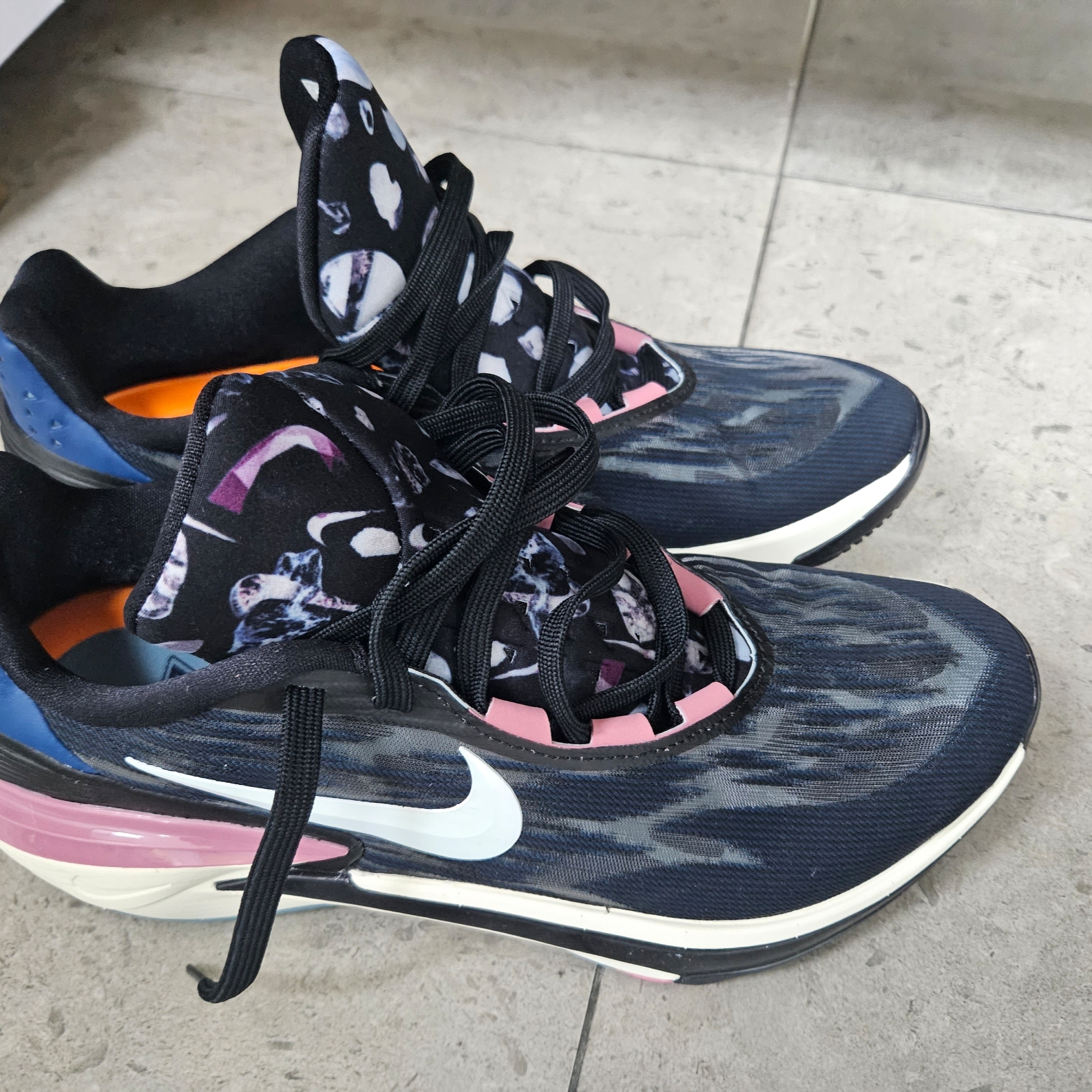 Nike Air Zoom GT Cut 2 Black Desert Berry 착용 스타일 - 1
