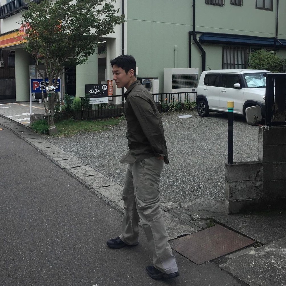 Ignota Core:5 Washed Cargo Pants Sand 착용 스타일 - 2
