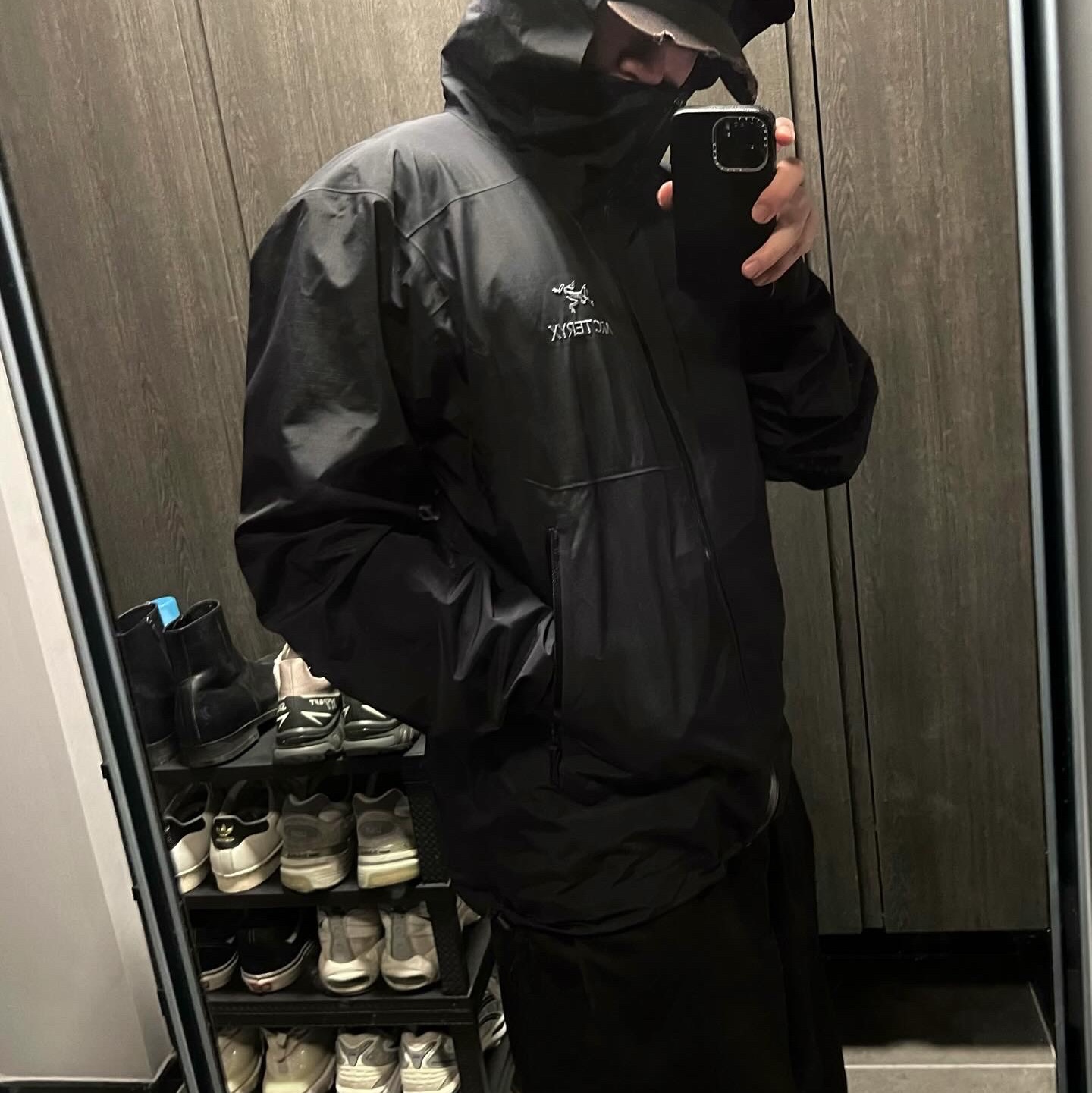Arc'teryx Zeta SL Jacket Black 착용 스타일 - 2