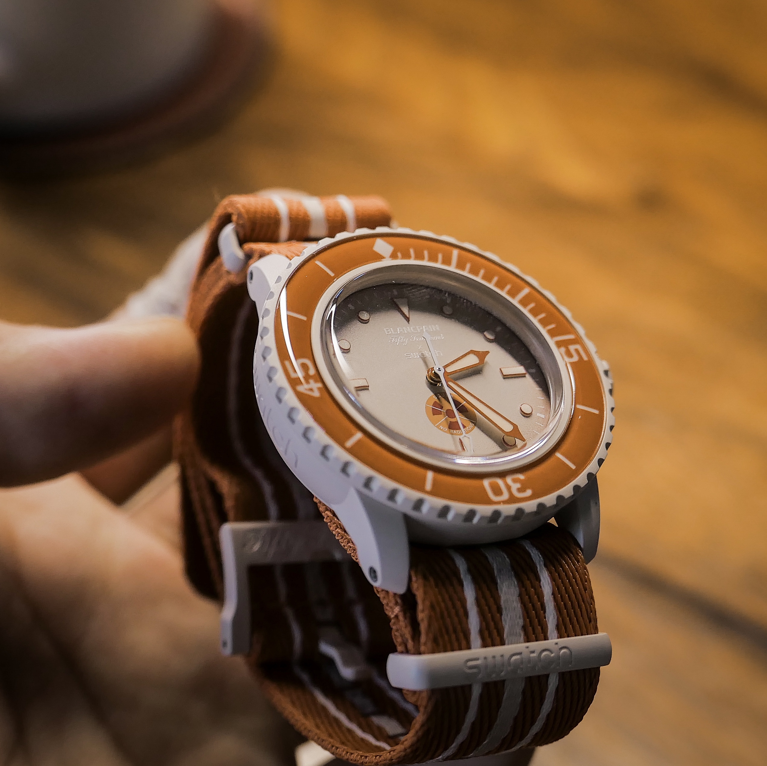 Swatch x Blancpain Bioceramic Arctic Ocean 착용 스타일 - 4