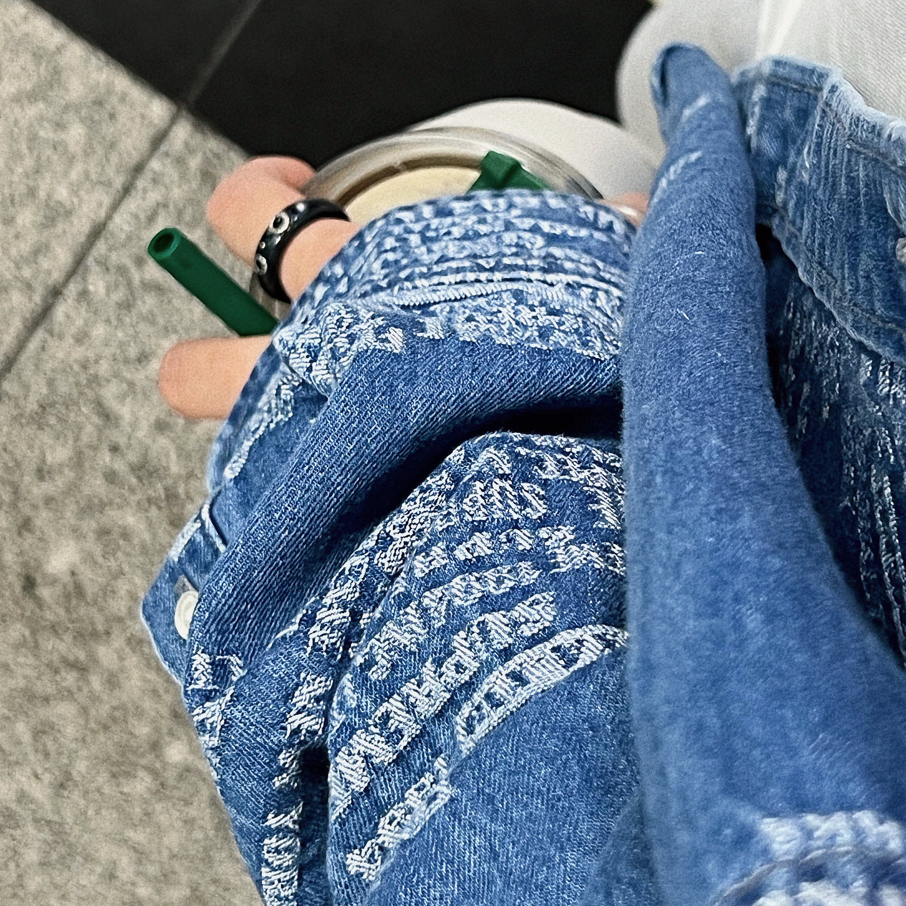 Supreme Trademark Jacquard Denim Shirt Washed Blue - 23SS, Supreme Kevlar Denim S Logo 6-Panel Indigo - 22SS 착용 스타일 - 2
