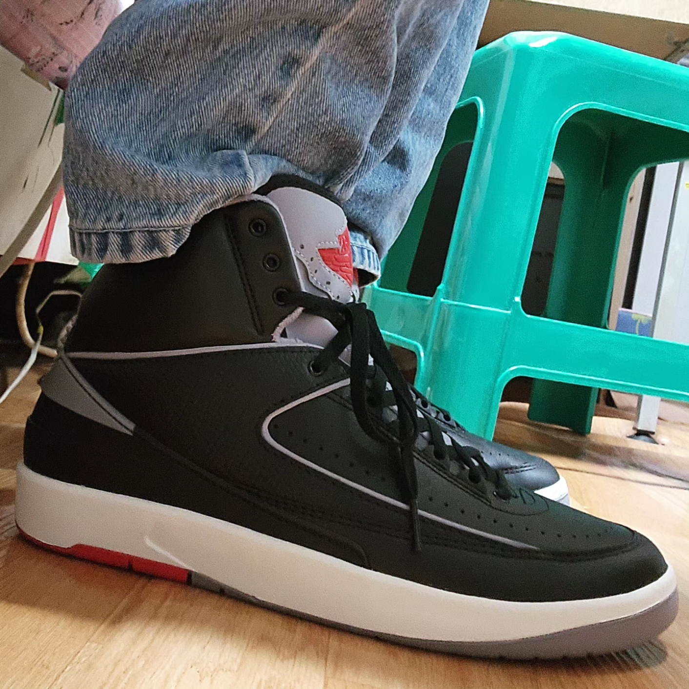 Jordan 2 Retro Black Cement 착용 스타일 - 3