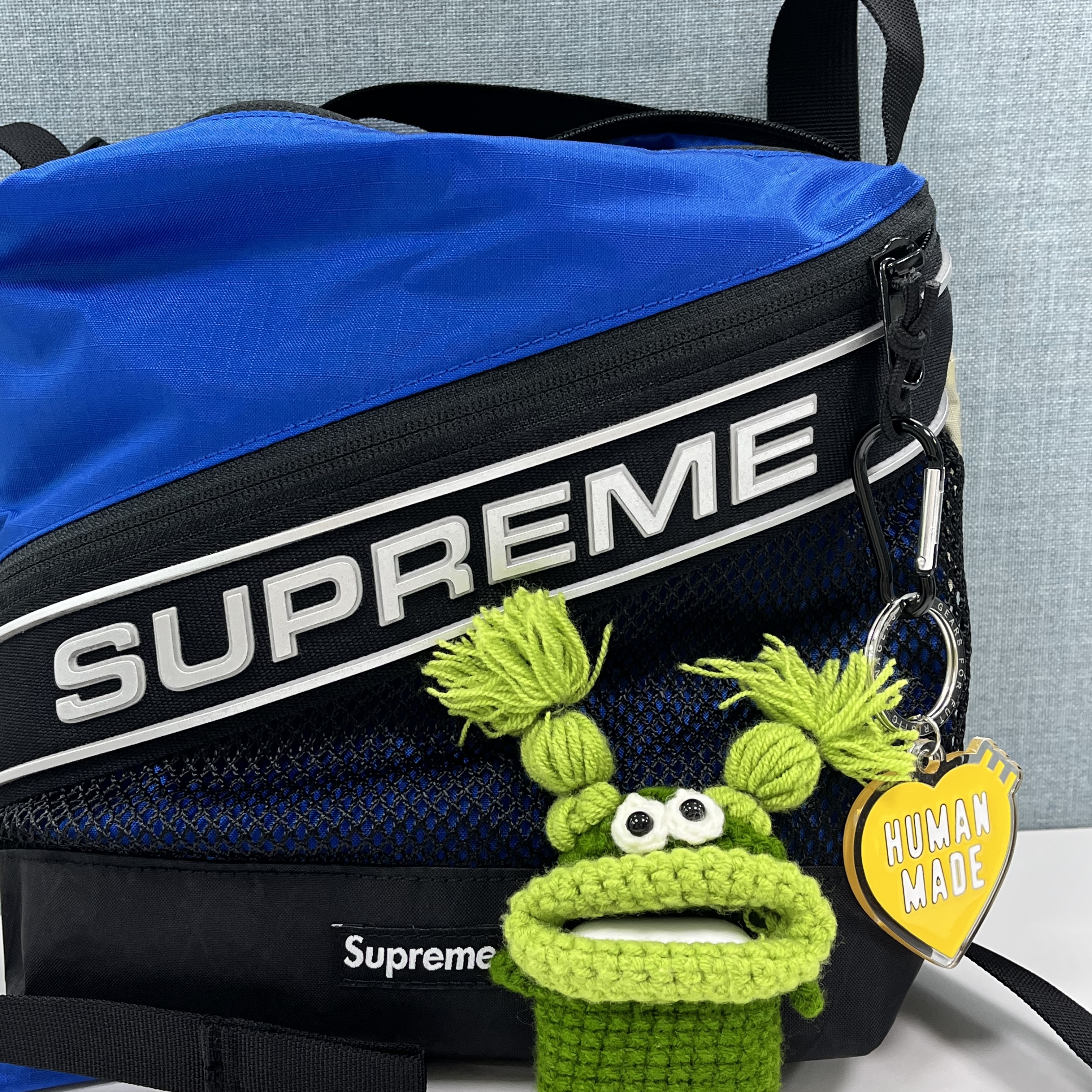 Human Made Acrylic Heart Keyring Yellow, Supreme Shoulder Bag Blue - 23FW 착용 스타일