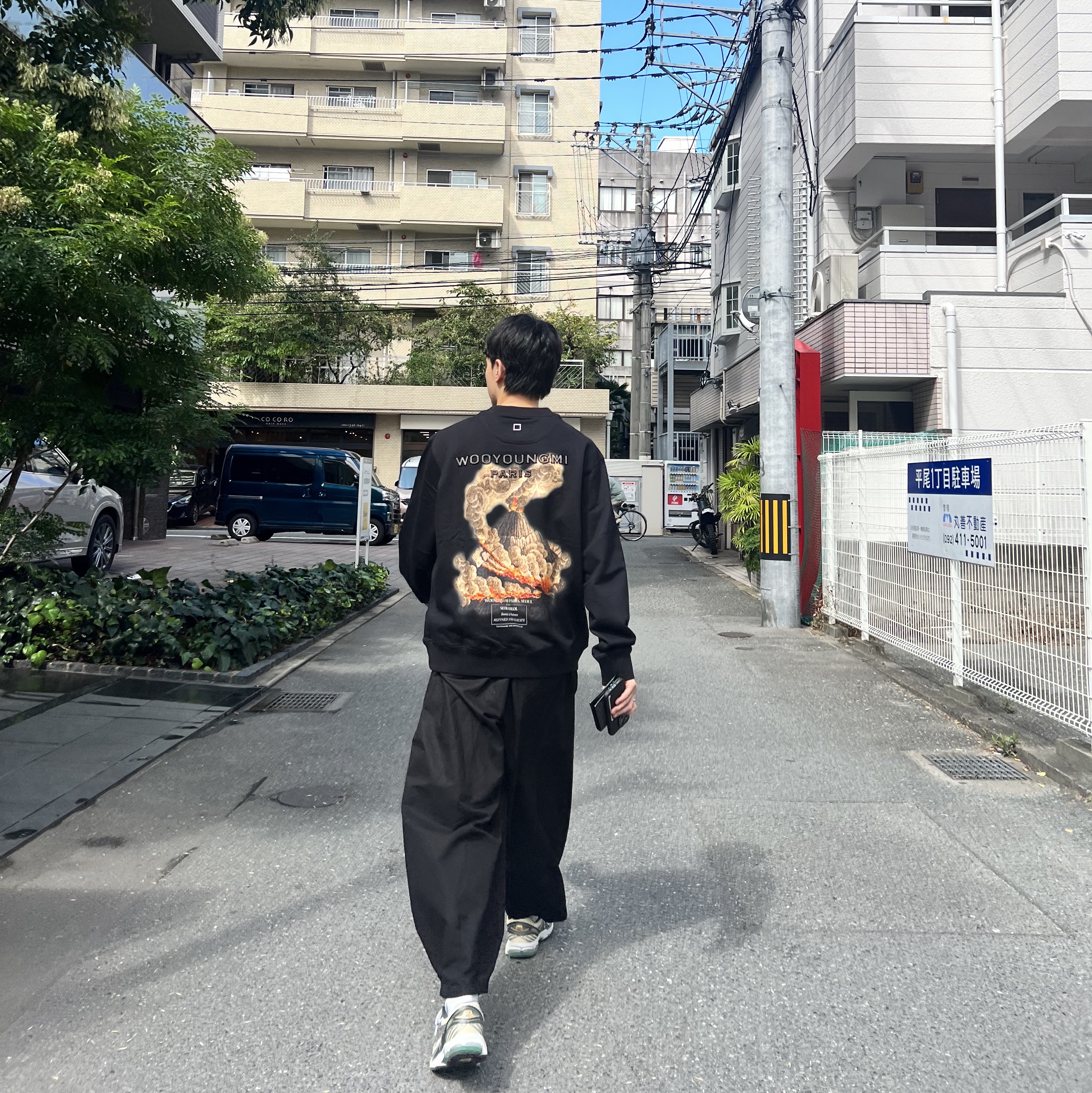 Wooyoungmi Volcano Back Logo Sweatshirts Black - 23FW, New Balance x Aime Leon Dore 860v2 Green 착용 스타일